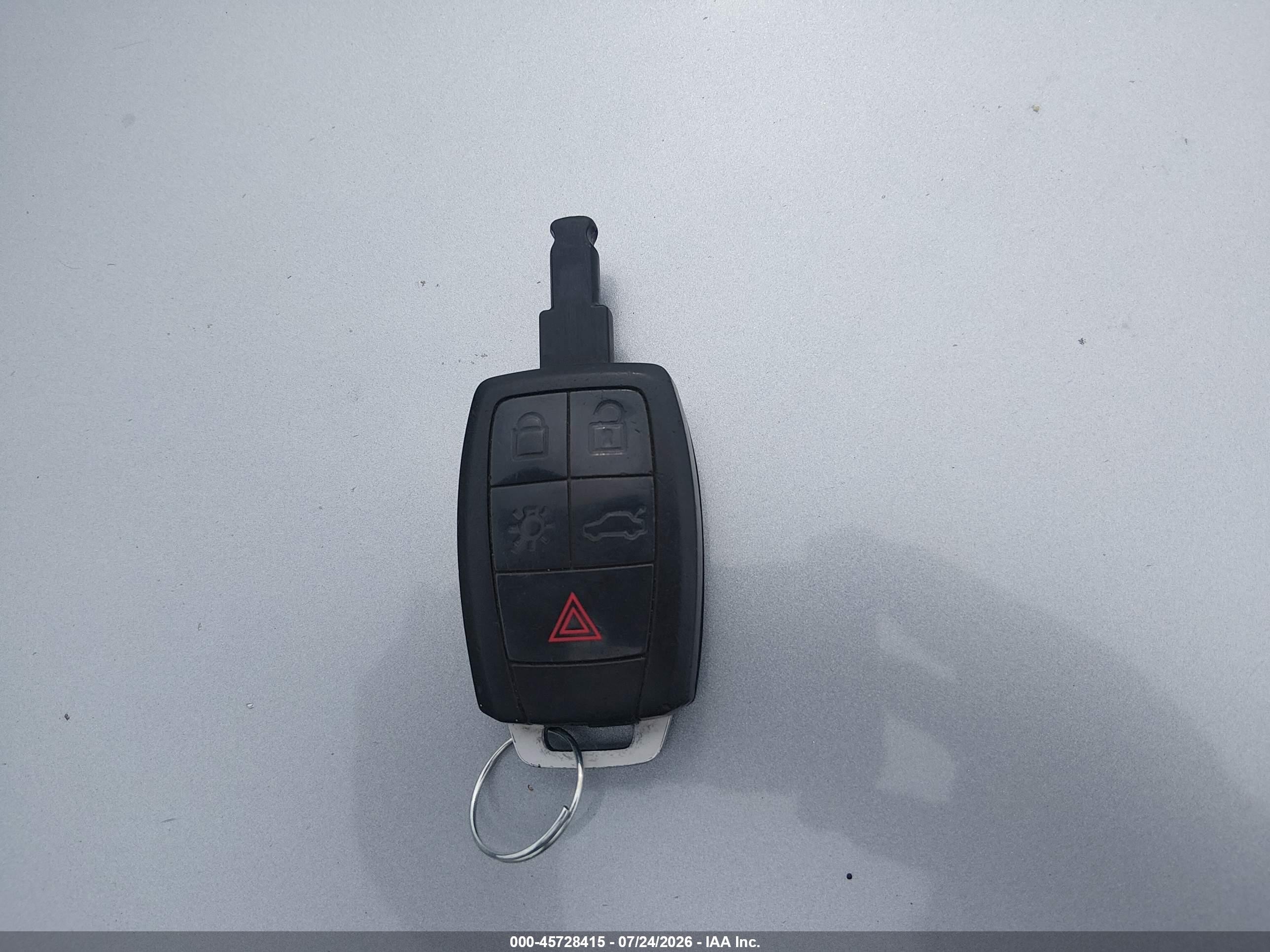 2013 Volvo C30 T5 Серебряный vin: YV1672MKXD2310481