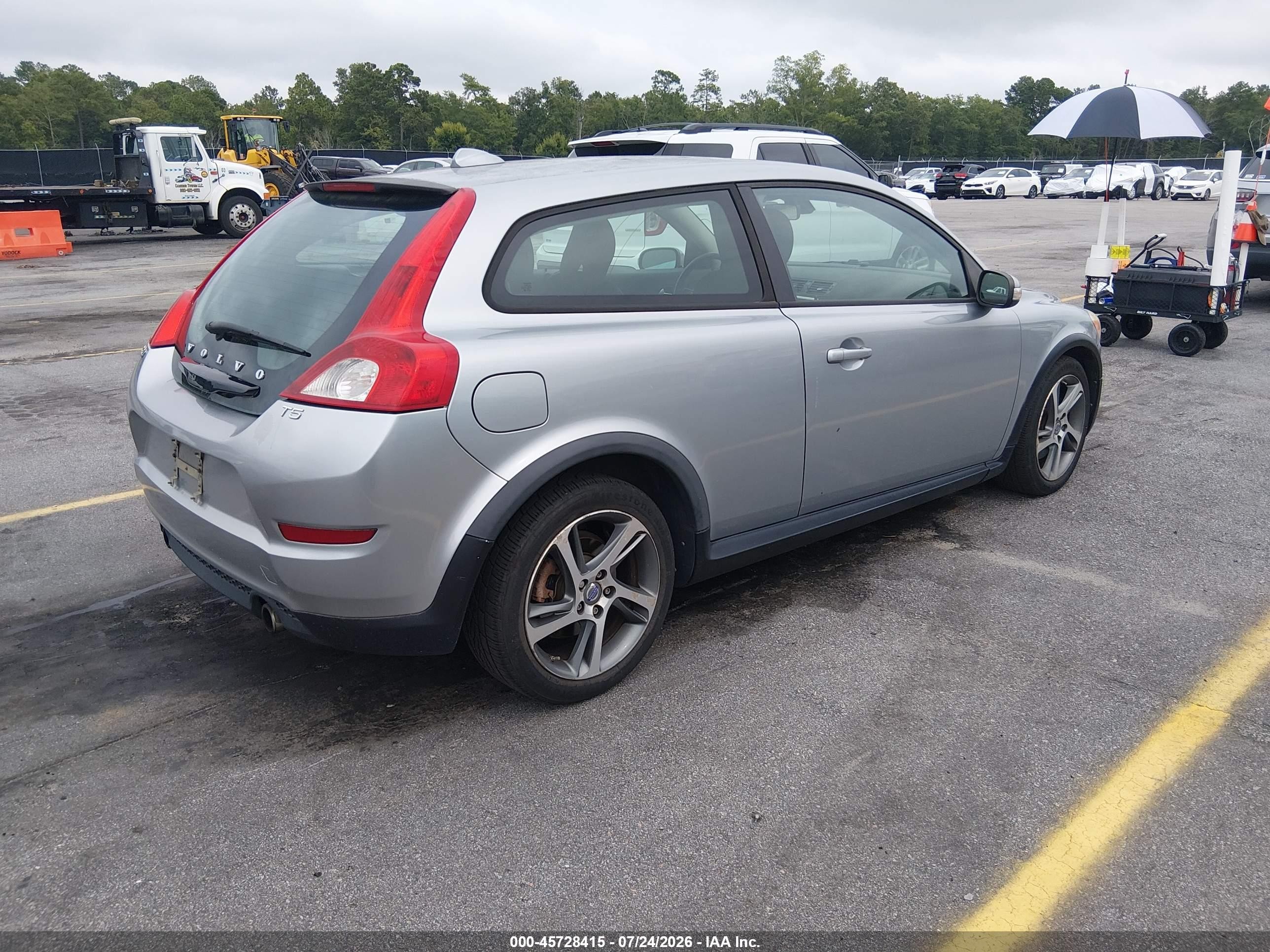 2013 Volvo C30 T5 Серебряный vin: YV1672MKXD2310481