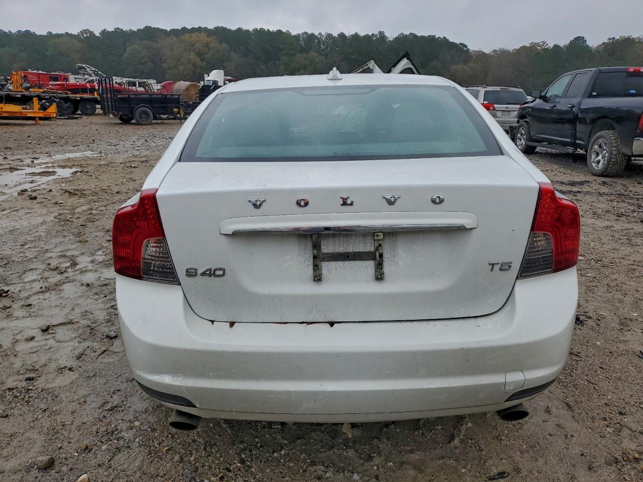 2011 Volvo S40 T5 White vin: YV1672MS1B2548264