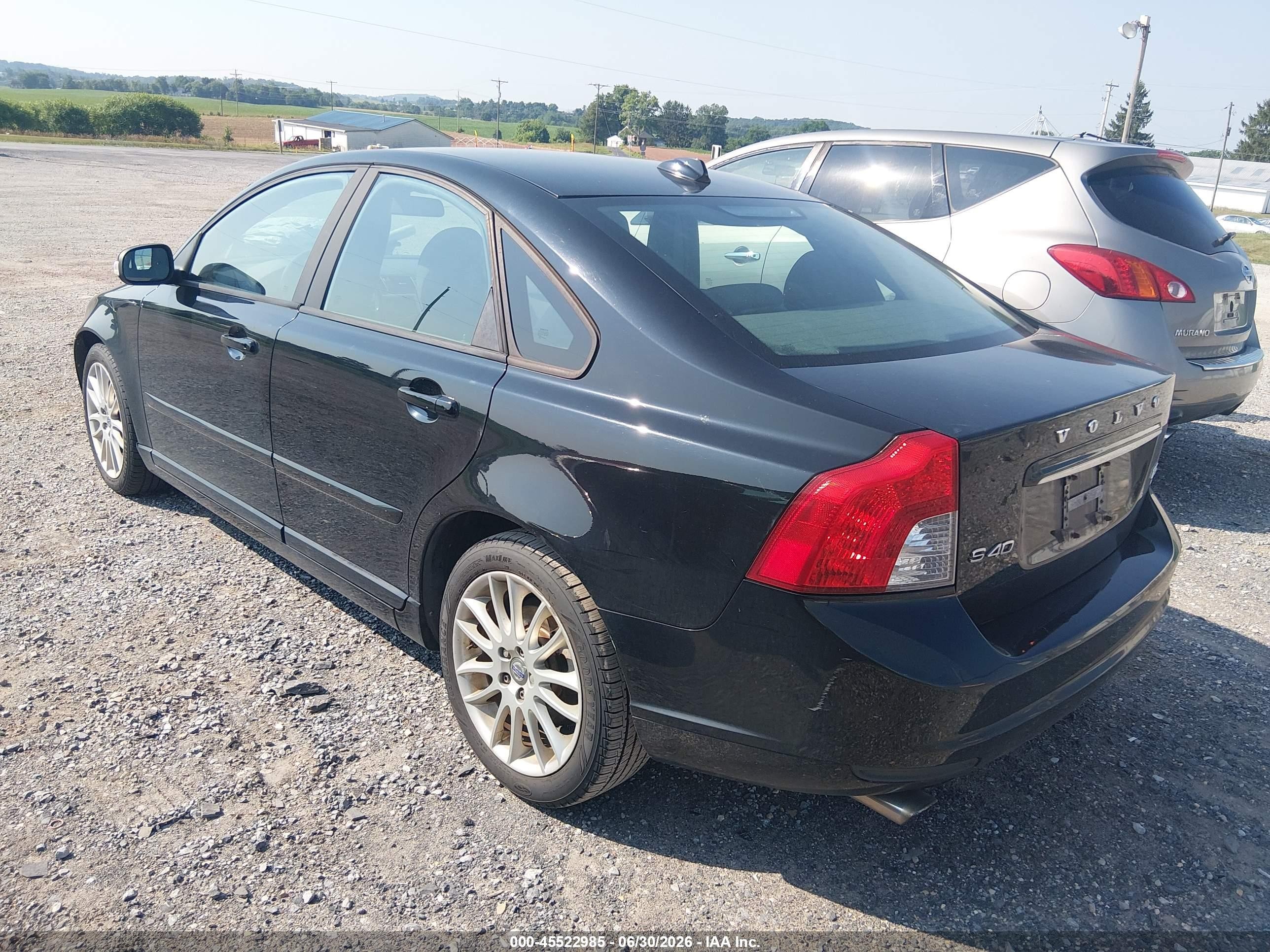 2011 Volvo S40 R-design/t5 (retail Only) Black vin: YV1672MS2B2543087