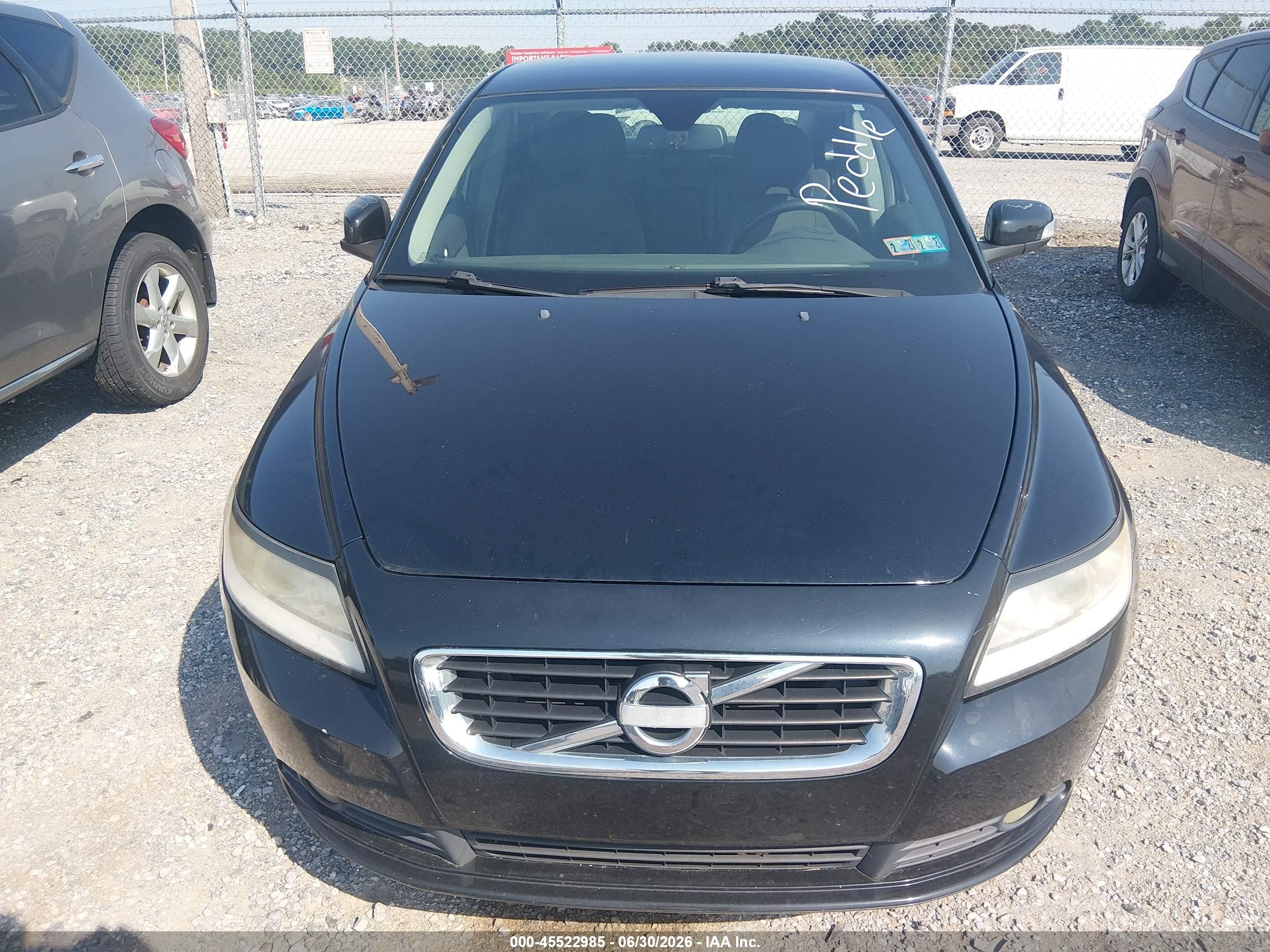 2011 Volvo S40 R-design/t5 (retail Only) Black vin: YV1672MS2B2543087