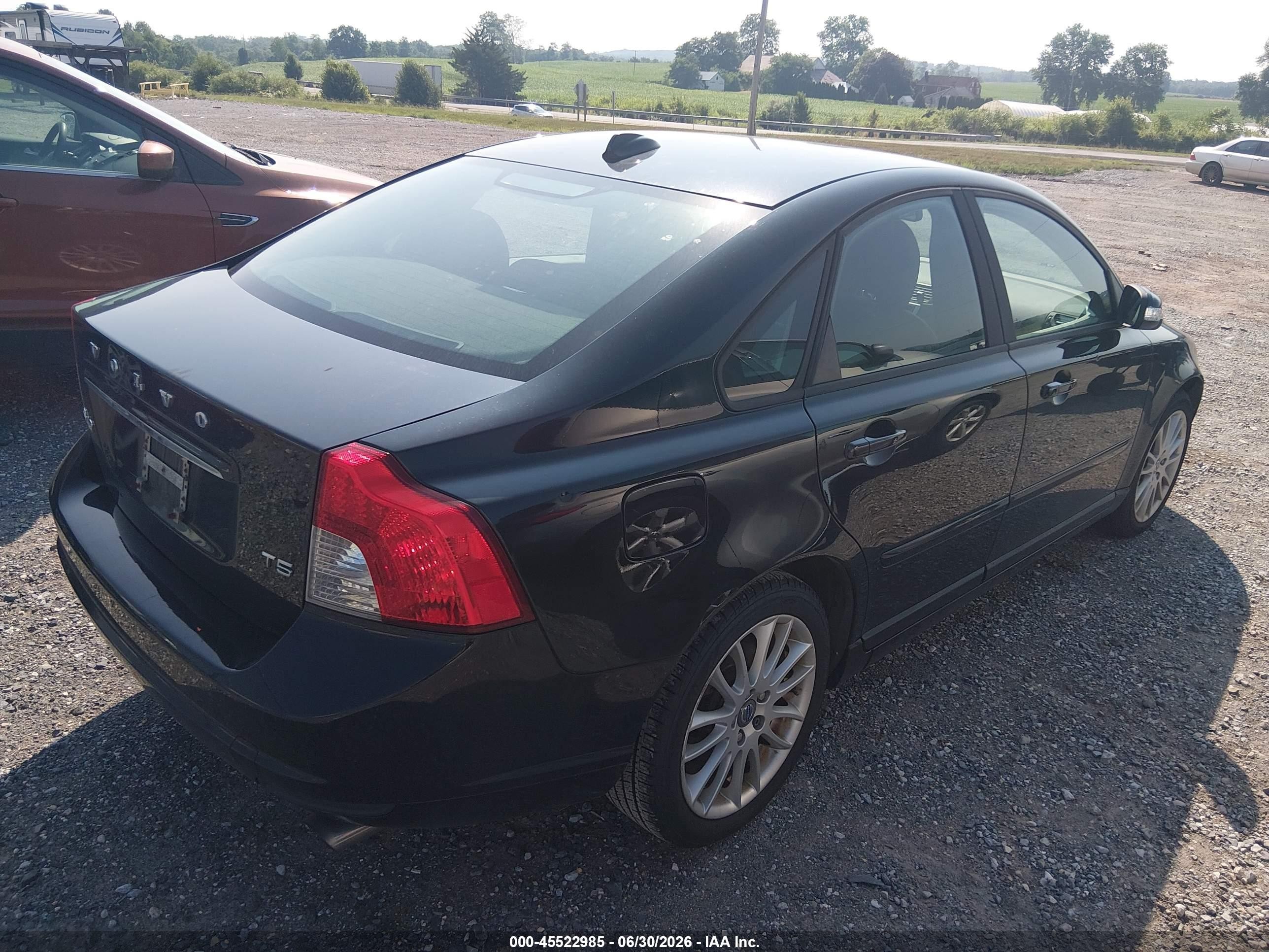 2011 Volvo S40 R-design/t5 (retail Only) Black vin: YV1672MS2B2543087