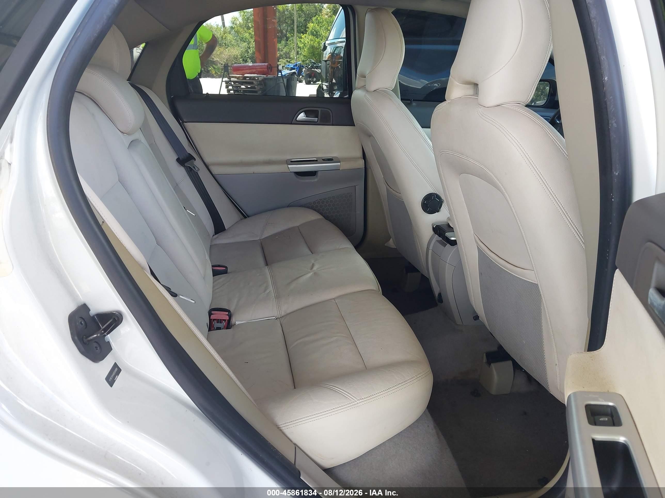 2011 Volvo S40 T5 (retail Only) Белый vin: YV1672MS4B2550669