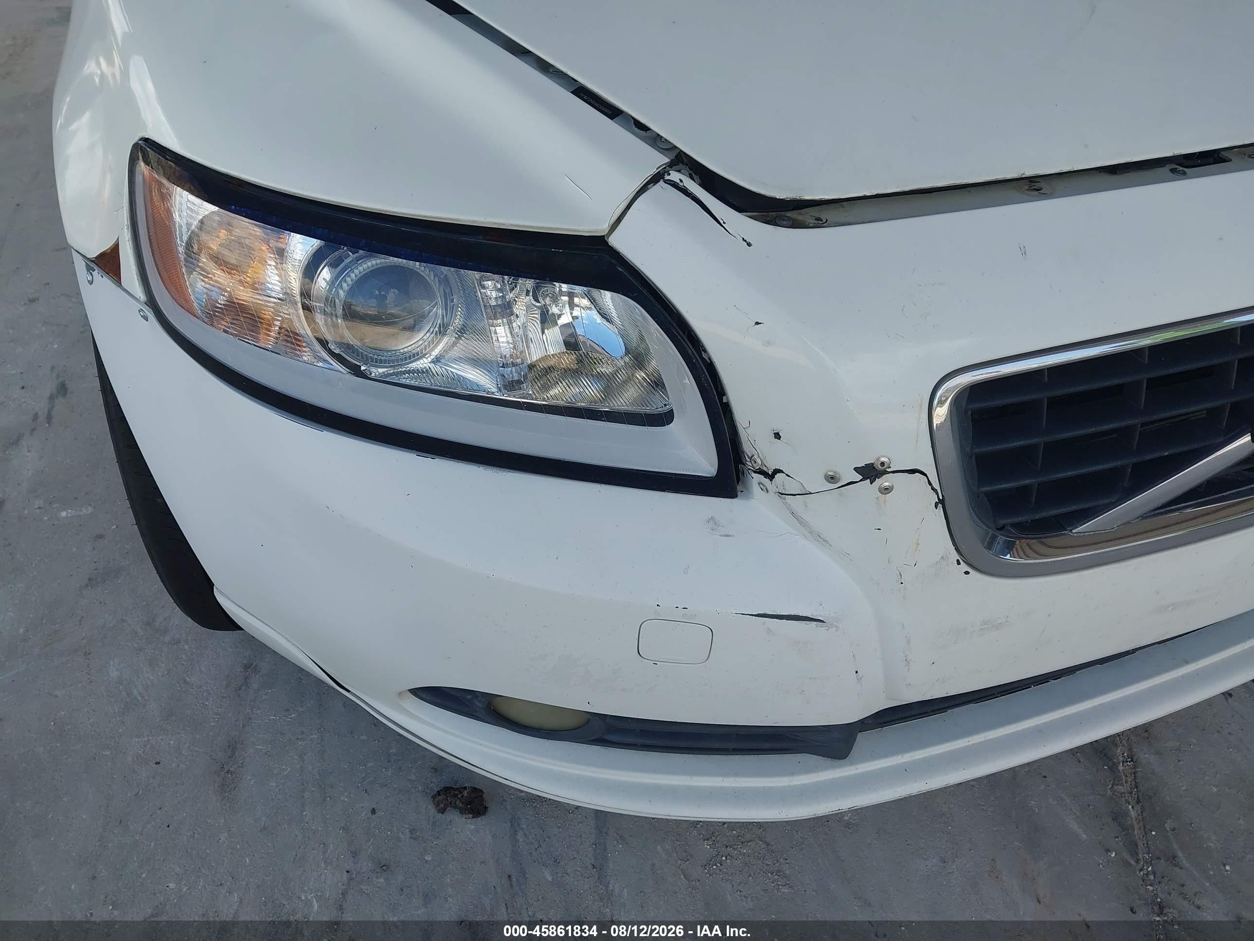 2011 Volvo S40 T5 (retail Only) Белый vin: YV1672MS4B2550669