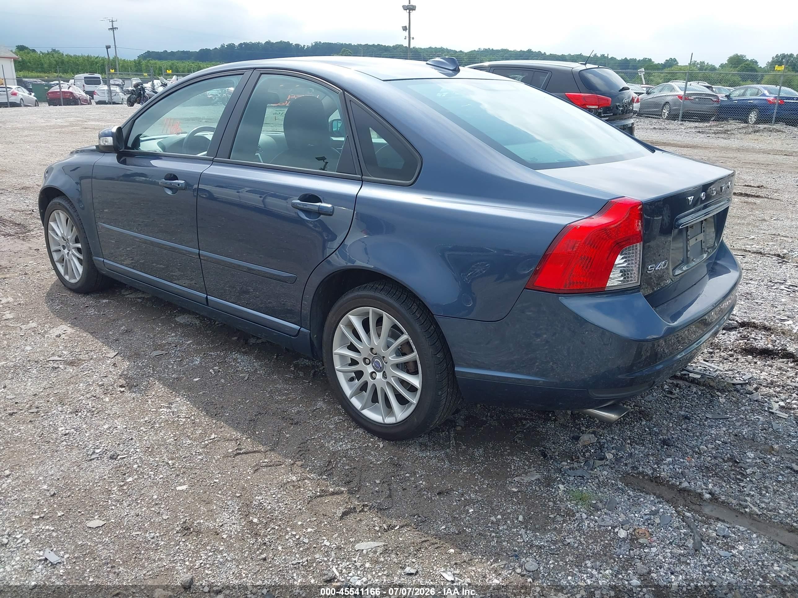 2011 Volvo S40 T5 (retail Only) Blue vin: YV1672MS5B2540572