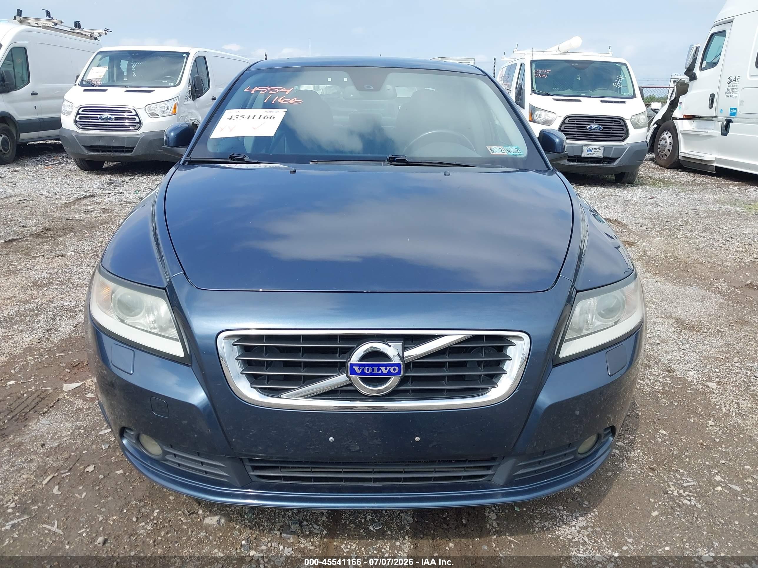 2011 Volvo S40 T5 (retail Only) Blue vin: YV1672MS5B2540572
