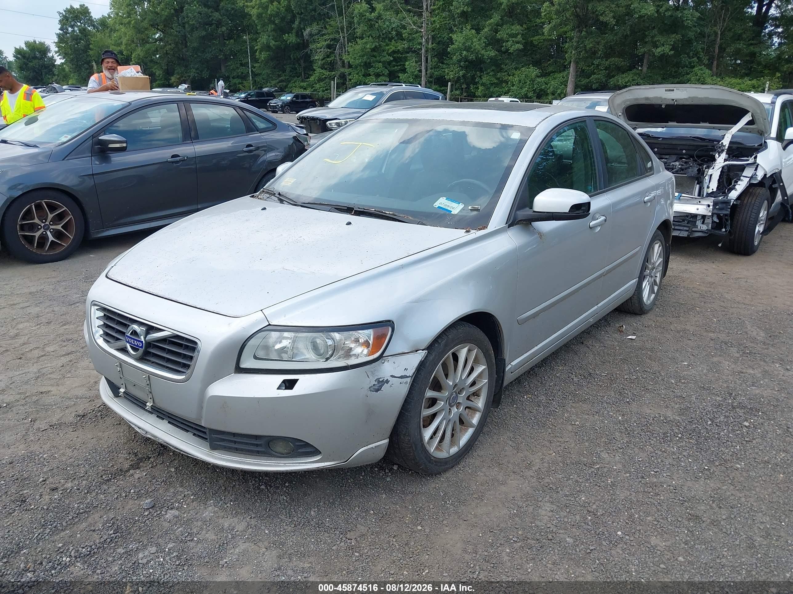 2011 Volvo S40 R-design/t5 (retail Only) Silver vin: YV1672MS6B2531721