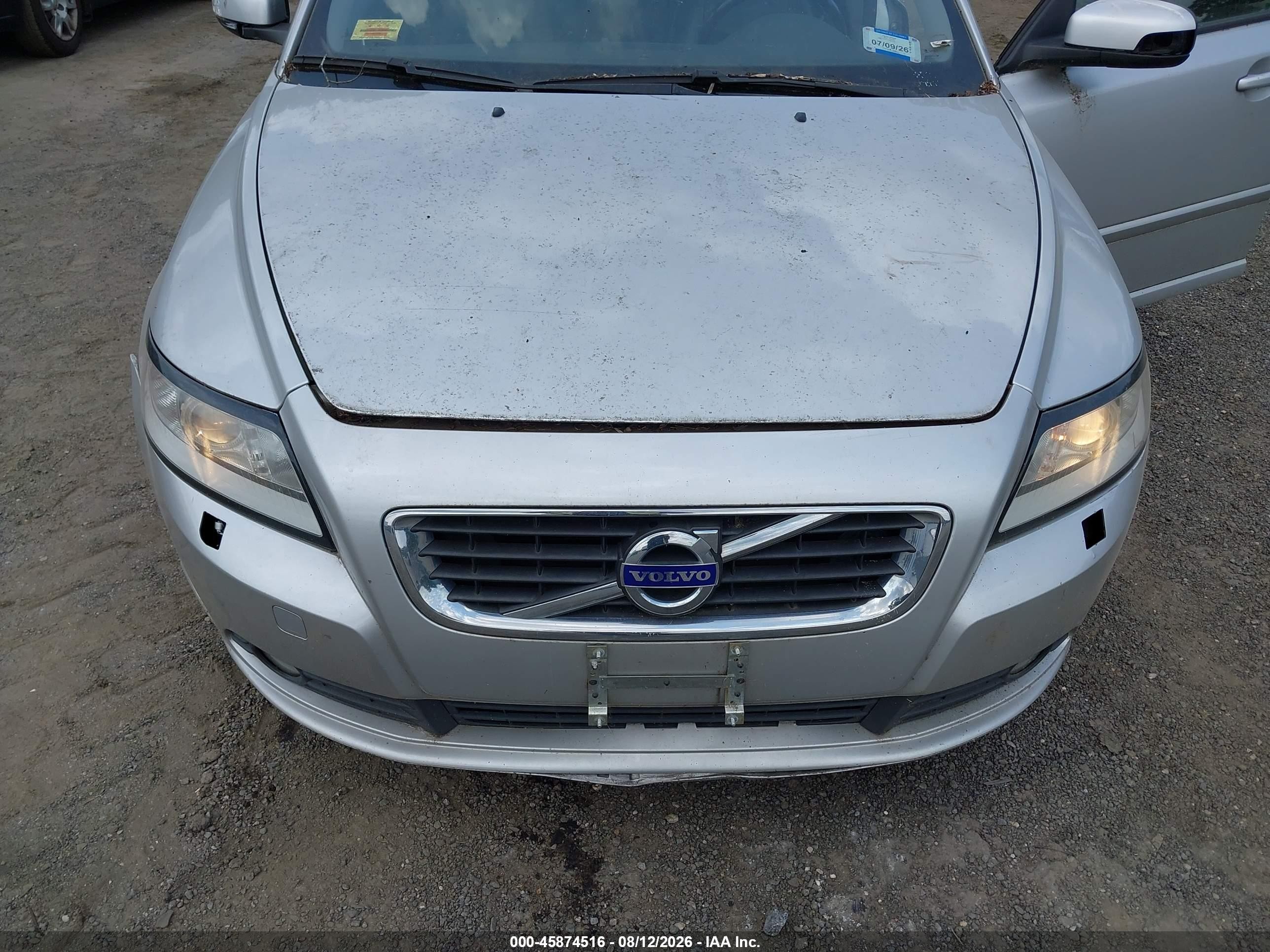 2011 Volvo S40 R-design/t5 (retail Only) Silver vin: YV1672MS6B2531721