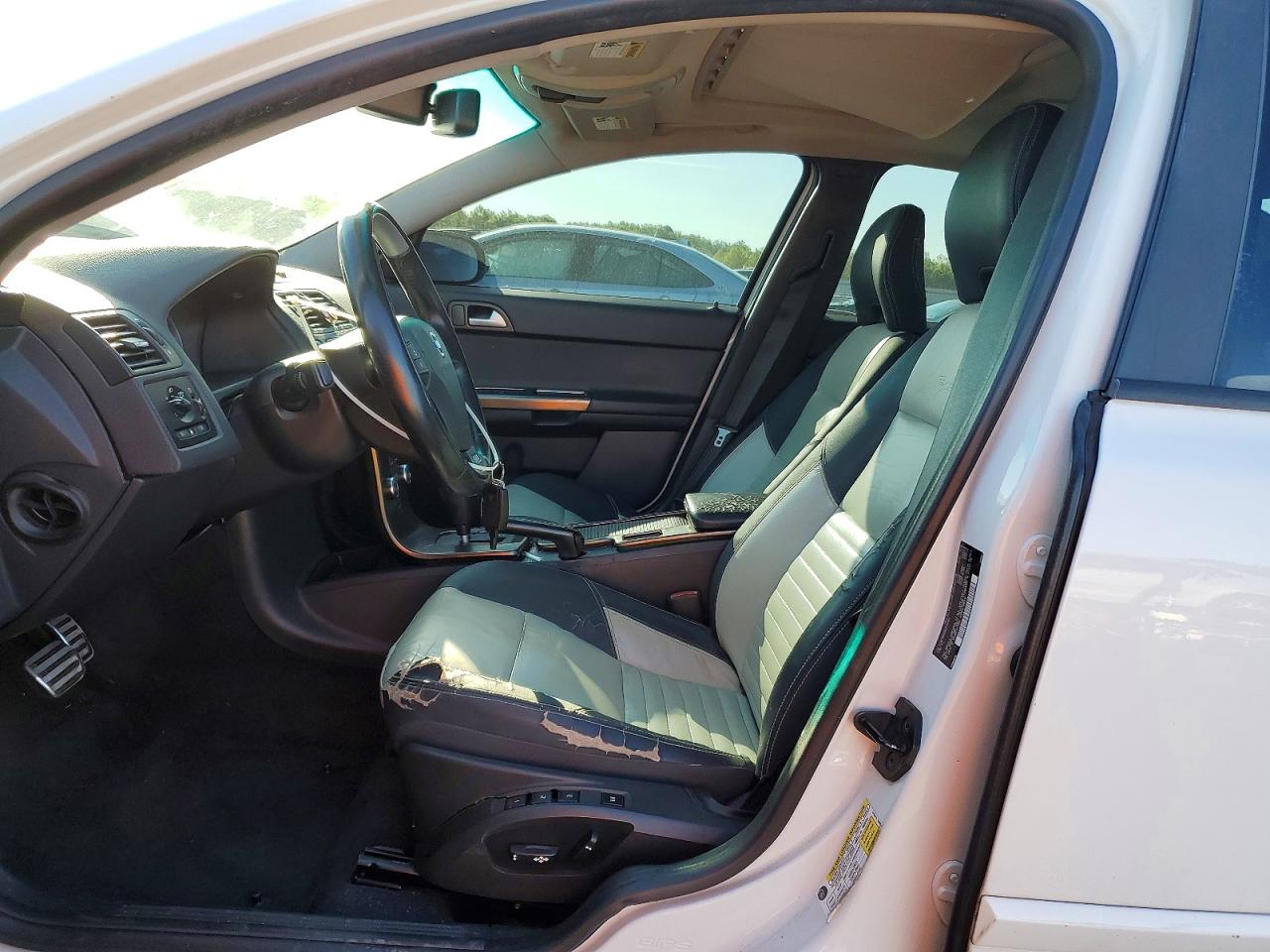 2011 Volvo S40 T5 White vin: YV1672MS6B2540063