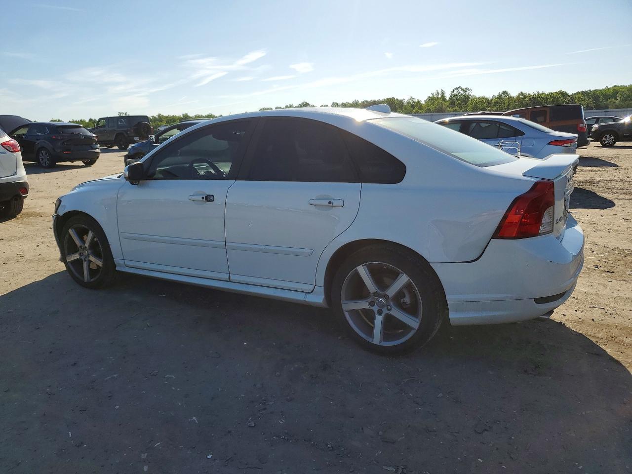 2011 Volvo S40 T5 White vin: YV1672MS6B2540063
