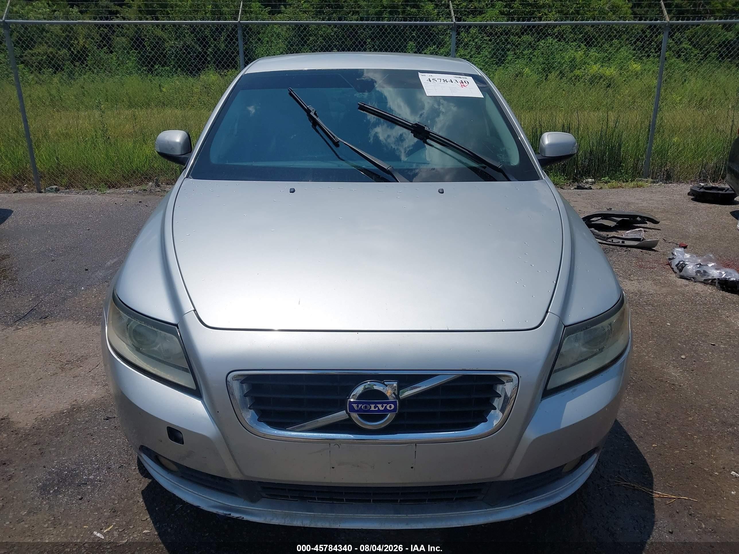 2011 Volvo S40 T5/t5 R-design Silver vin: YV1672MS6B2547210