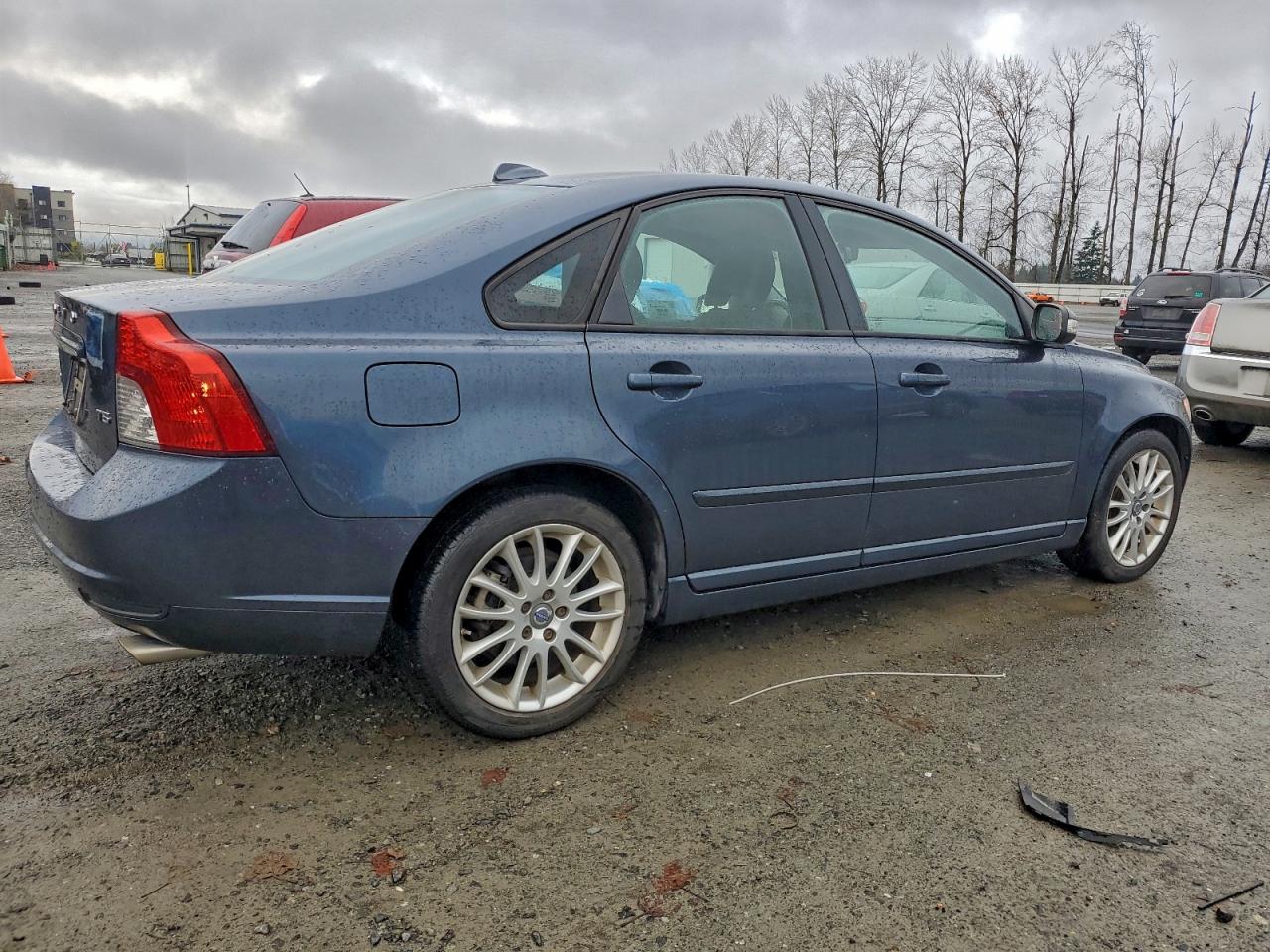 2011 Volvo S40 T5 Blue vin: YV1672MS9B2545659