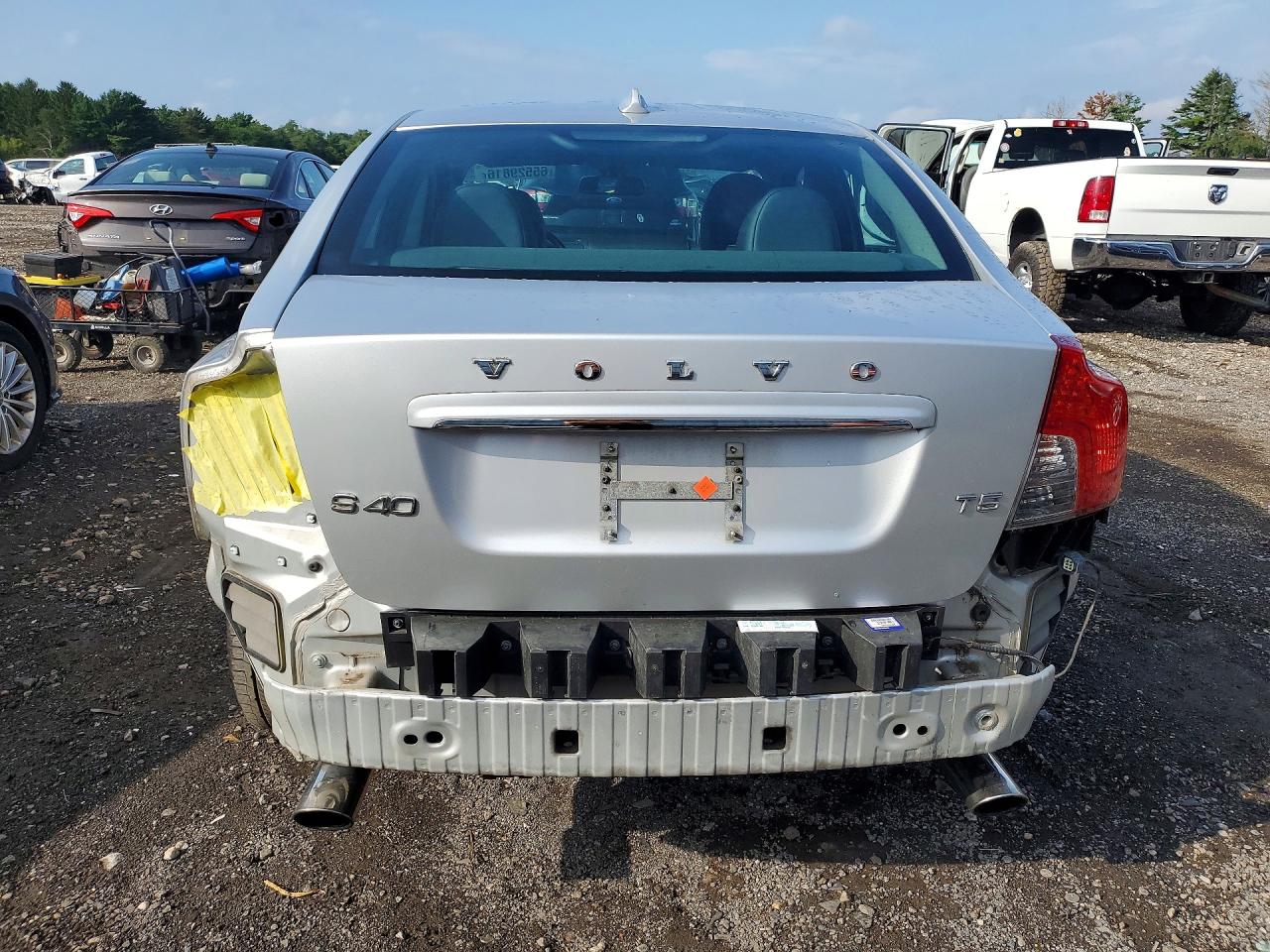 2011 Volvo S40 T5 Silver vin: YV1672MS9B2549324