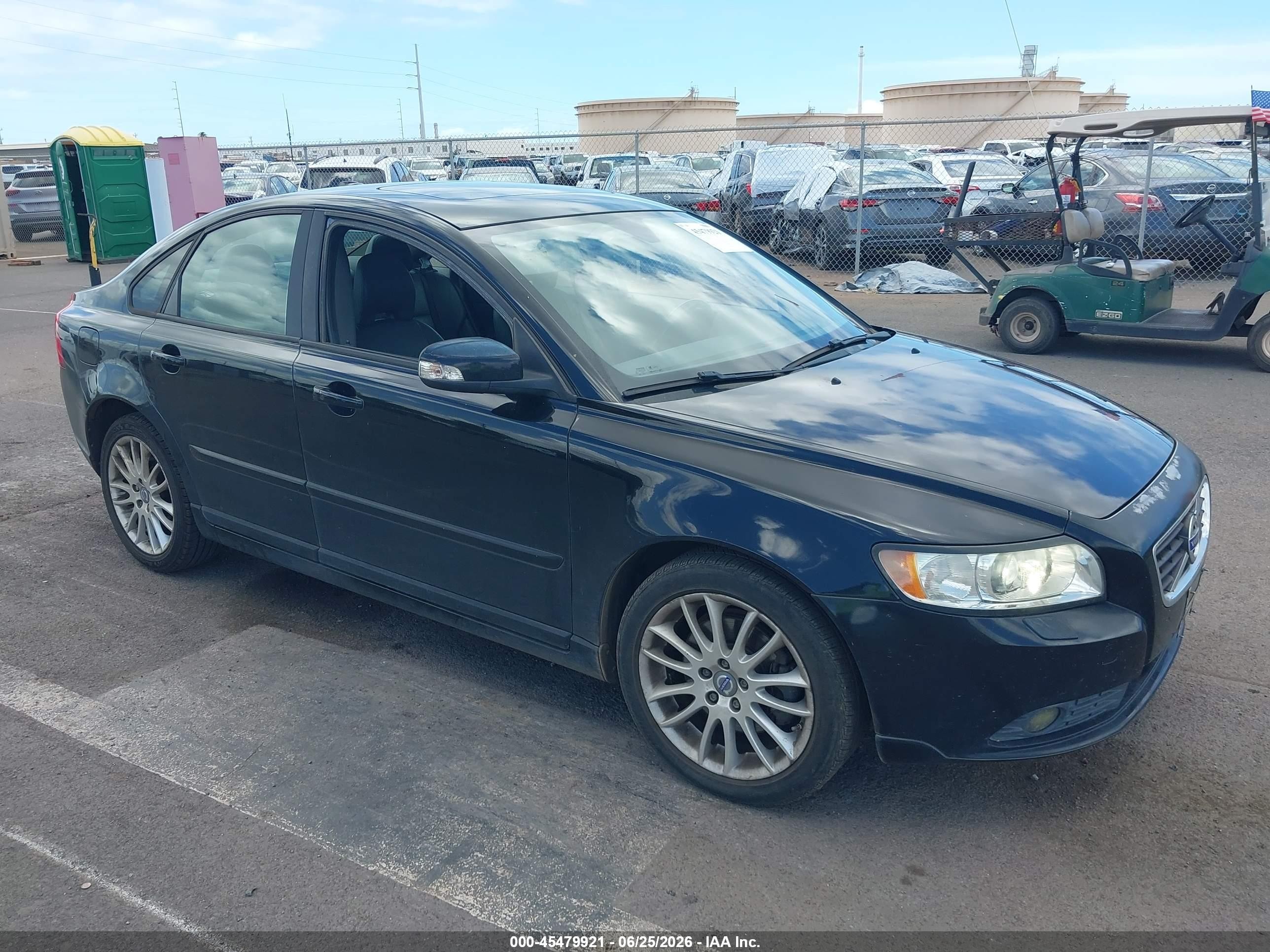 2011 Volvo S40 R-design/t5 (retail Only) Black vin: YV1672MSXB2536260