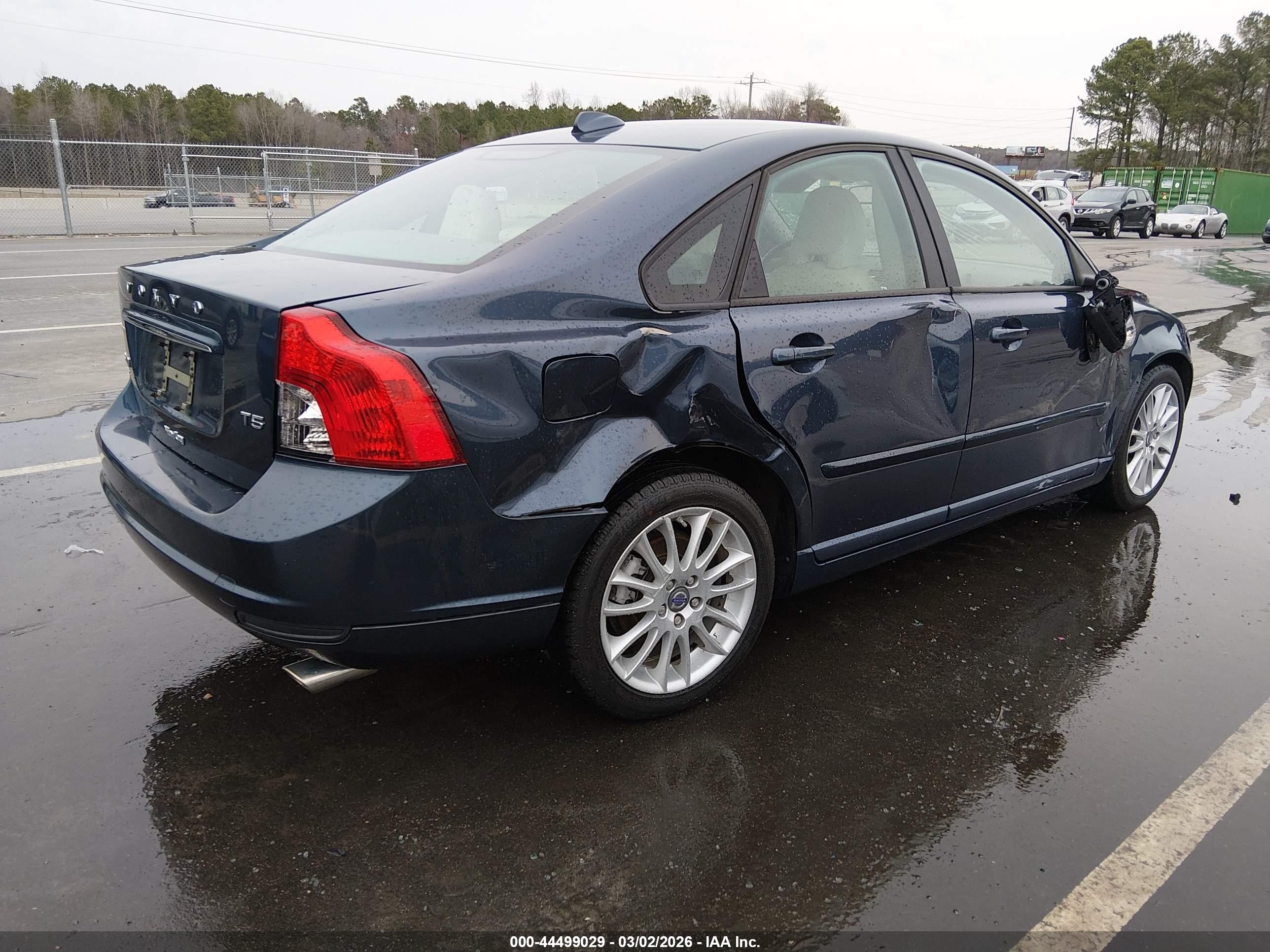 2011 Volvo S40 T5 Dark Blue vin: YV1672MSXB2540664