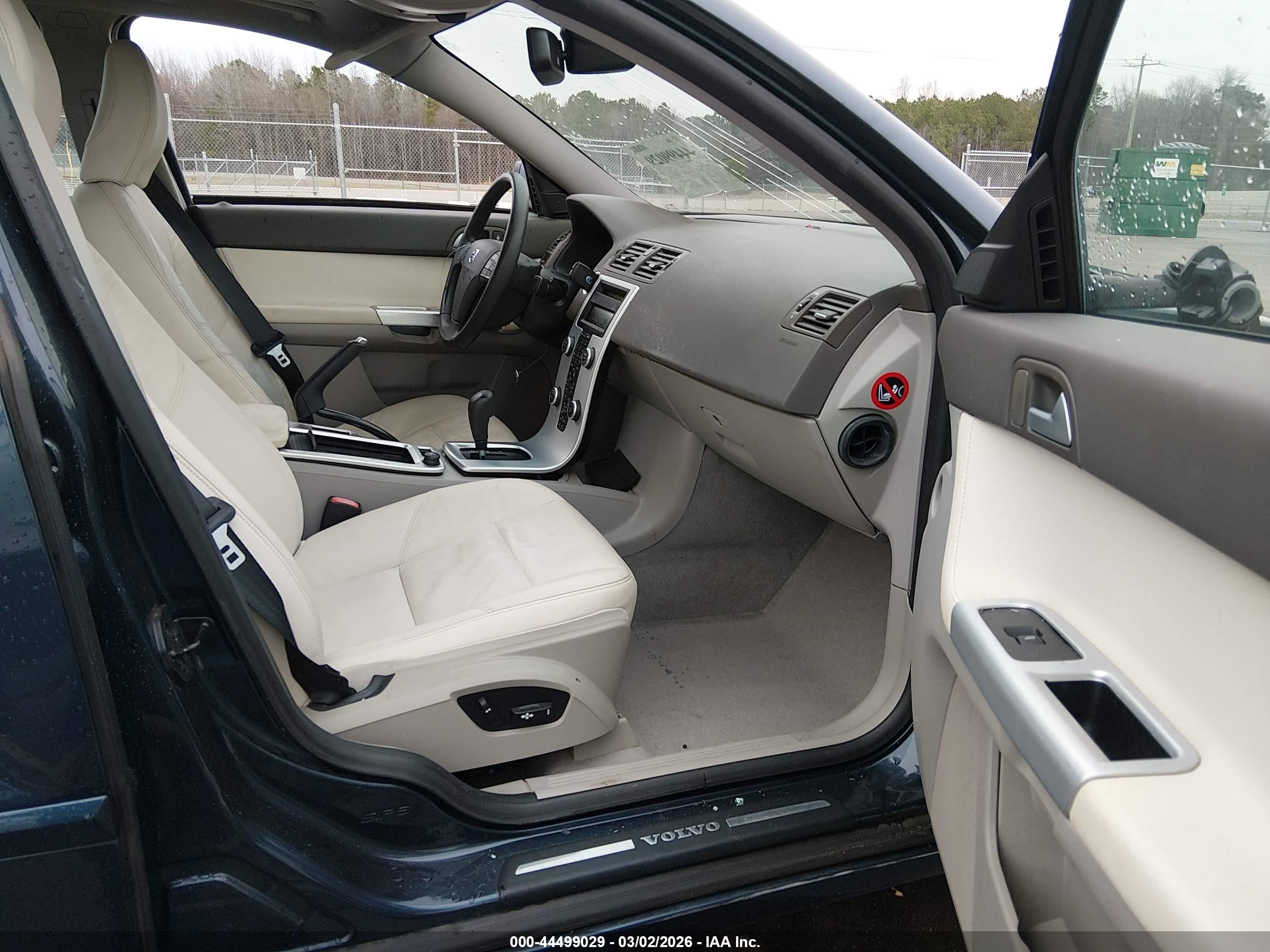 2011 Volvo S40 T5 Dark Blue vin: YV1672MSXB2540664