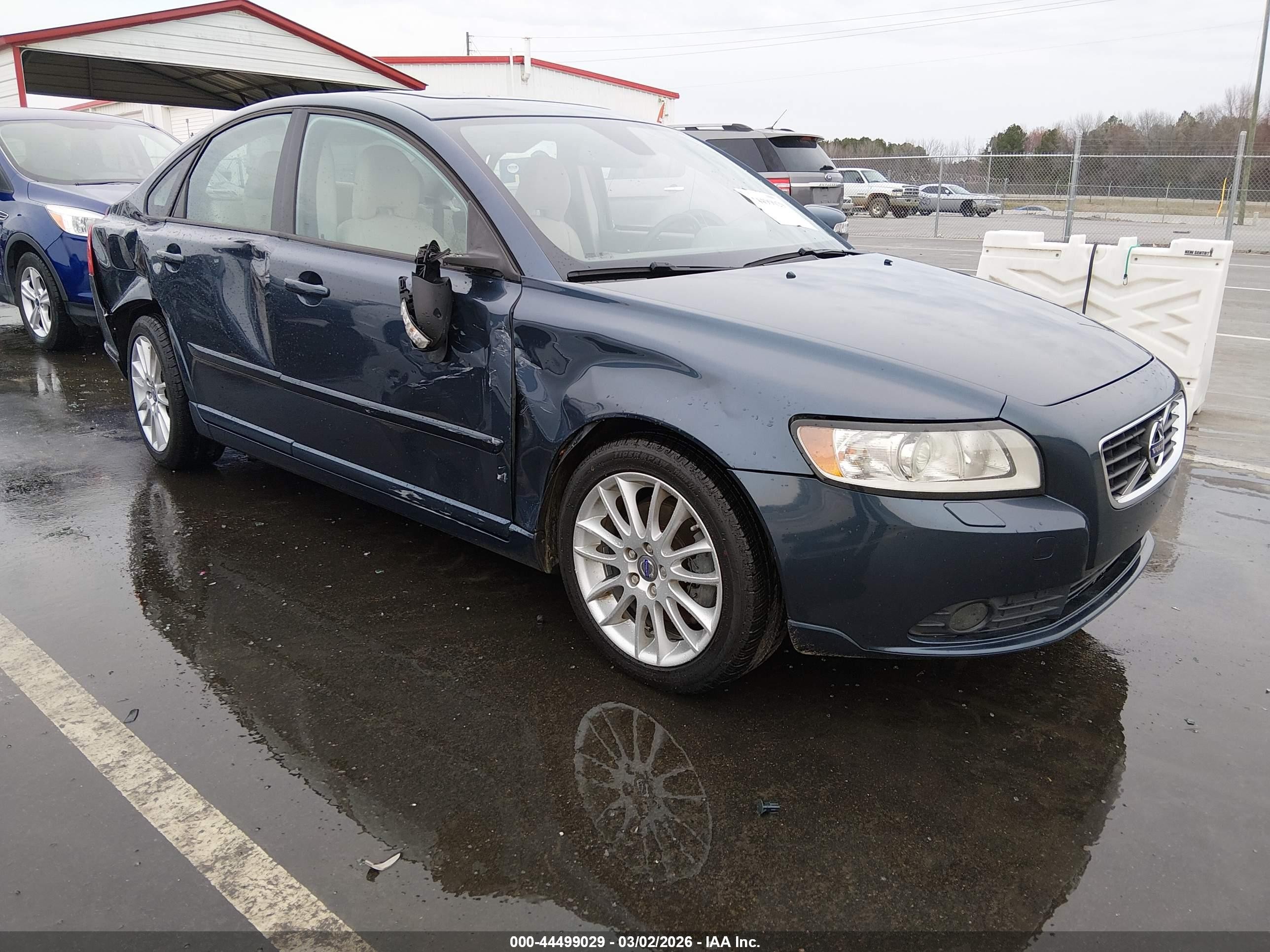 2011 Volvo S40 T5 Dark Blue vin: YV1672MSXB2540664