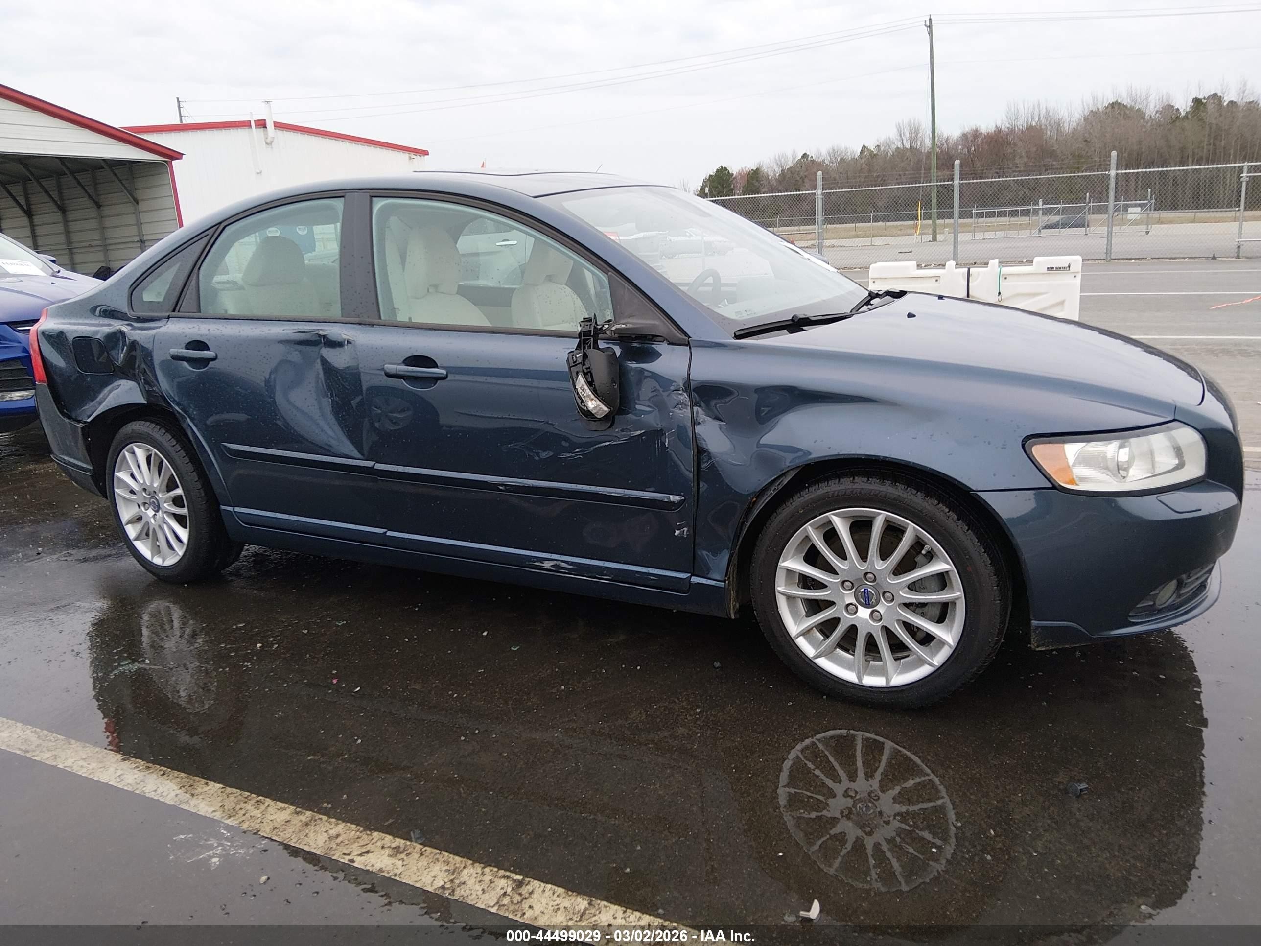 2011 Volvo S40 T5 Dark Blue vin: YV1672MSXB2540664