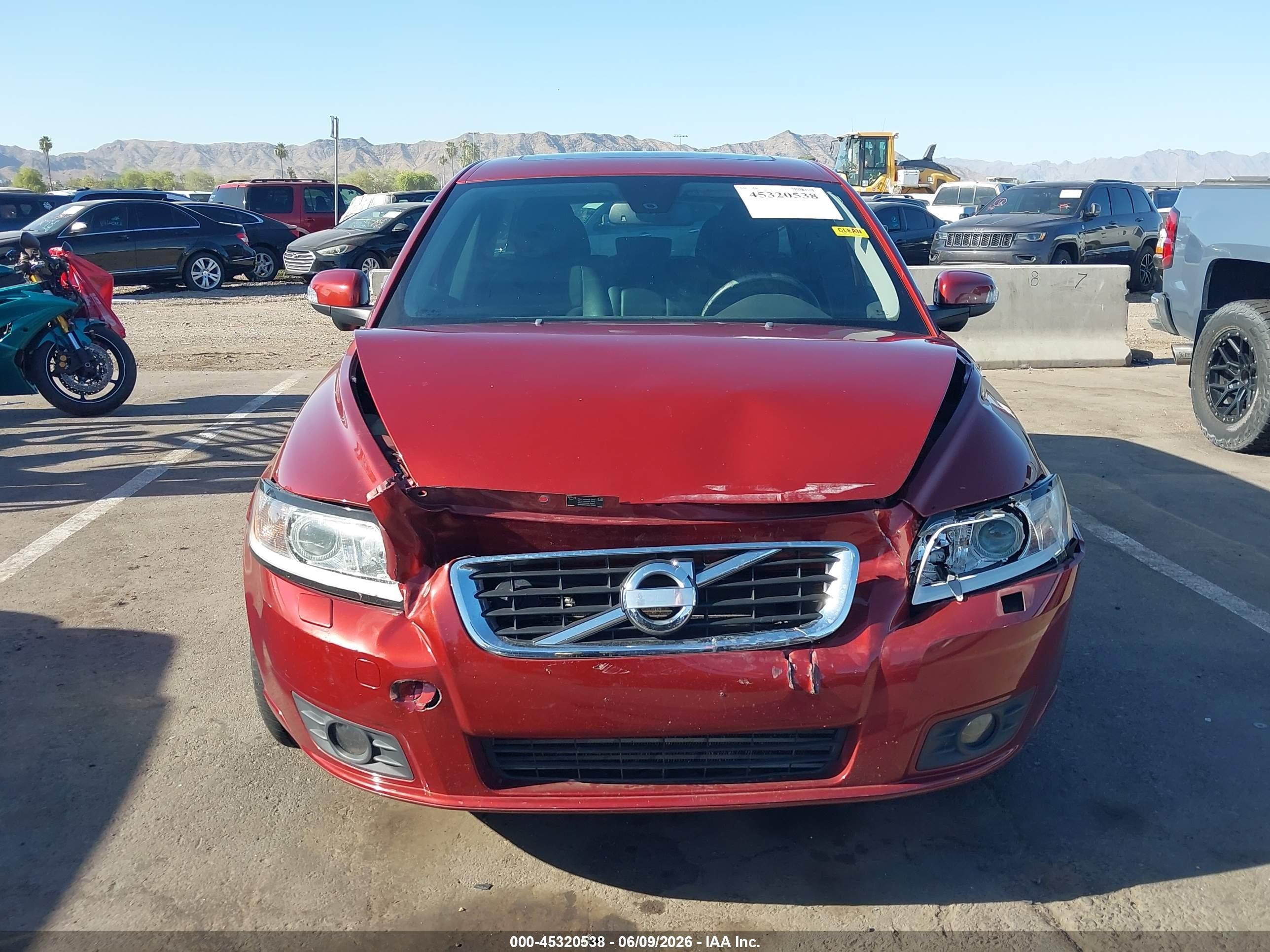 2011 Volvo V50 T5 Red vin: YV1672MW1B2606067