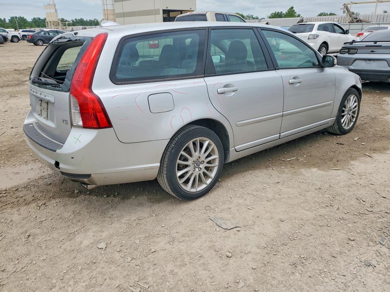 2011 Volvo V50 T5 Gray vin: YV1672MW5B2630582