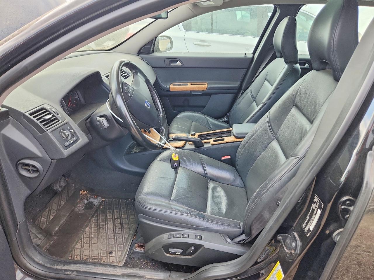 2011 Volvo V50 T5 Black vin: YV1672MW6B2606050