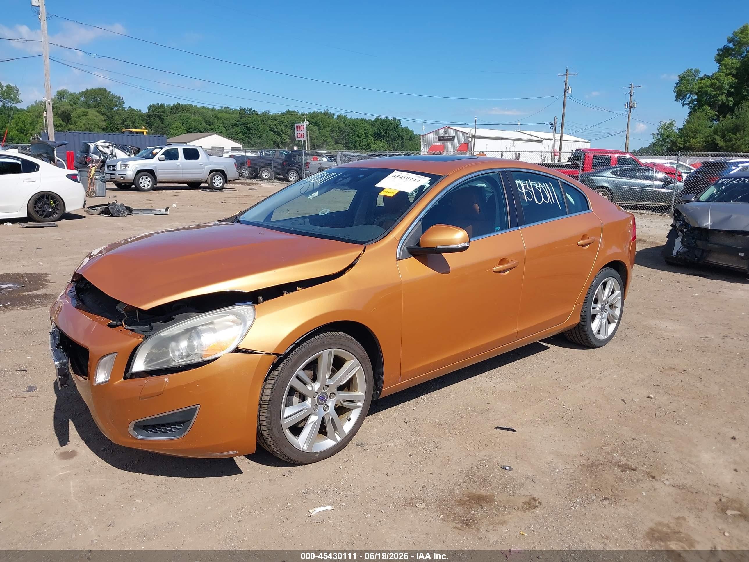 2011 Volvo S60 T6 Оранжевый vin: YV1902FH0B2000677