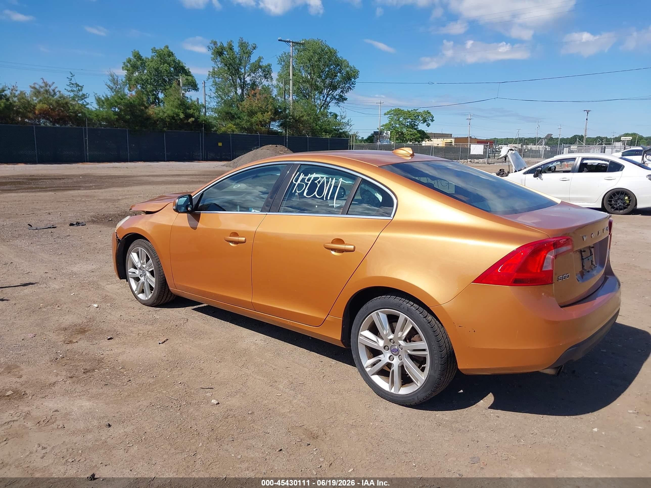 2011 Volvo S60 T6 Оранжевый vin: YV1902FH0B2000677