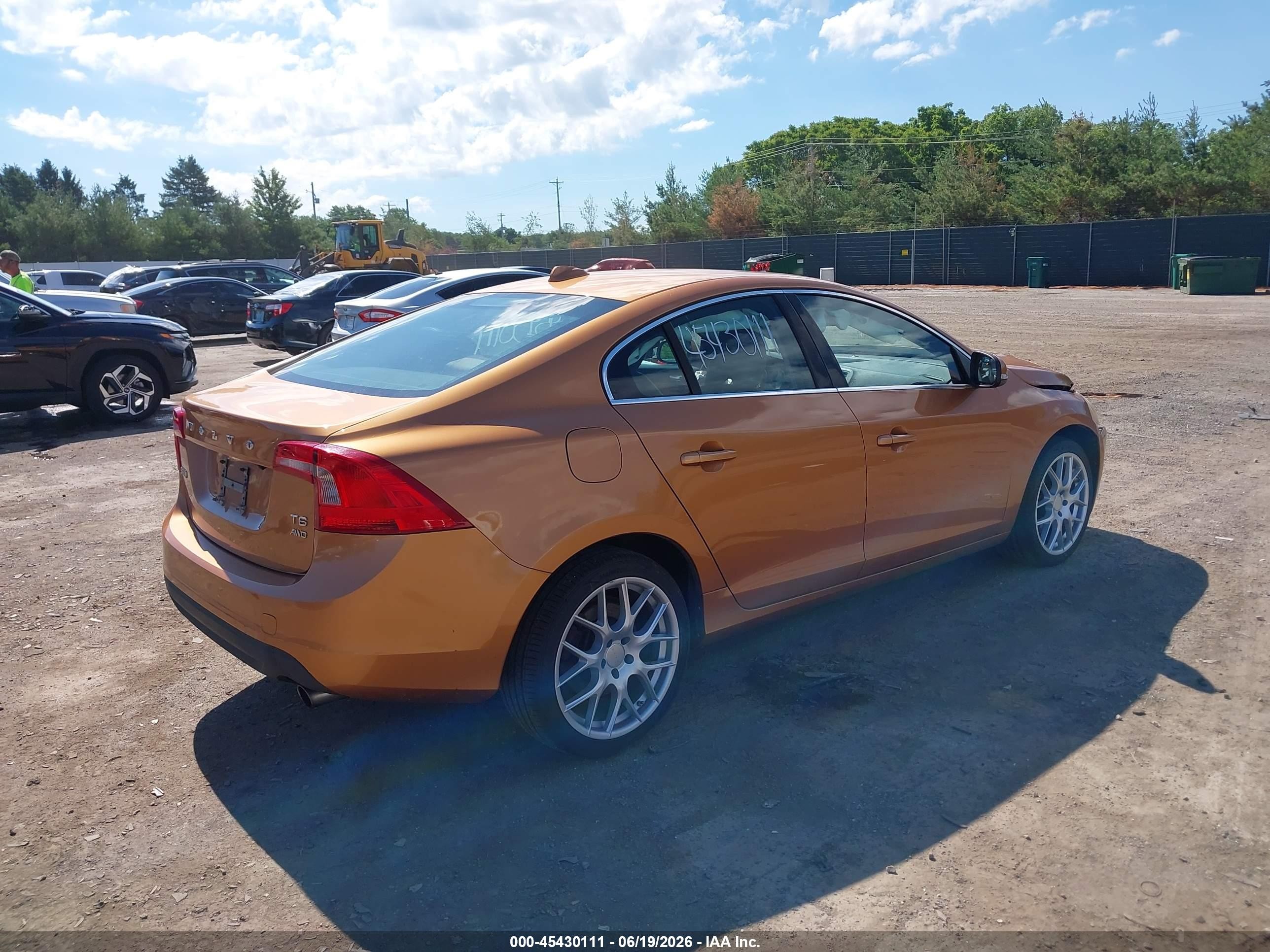 2011 Volvo S60 T6 Оранжевый vin: YV1902FH0B2000677