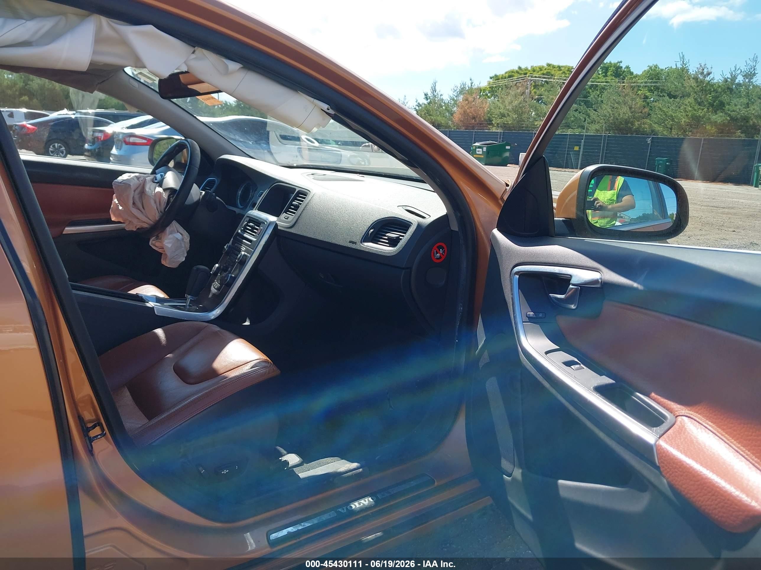 2011 Volvo S60 T6 Оранжевый vin: YV1902FH0B2000677