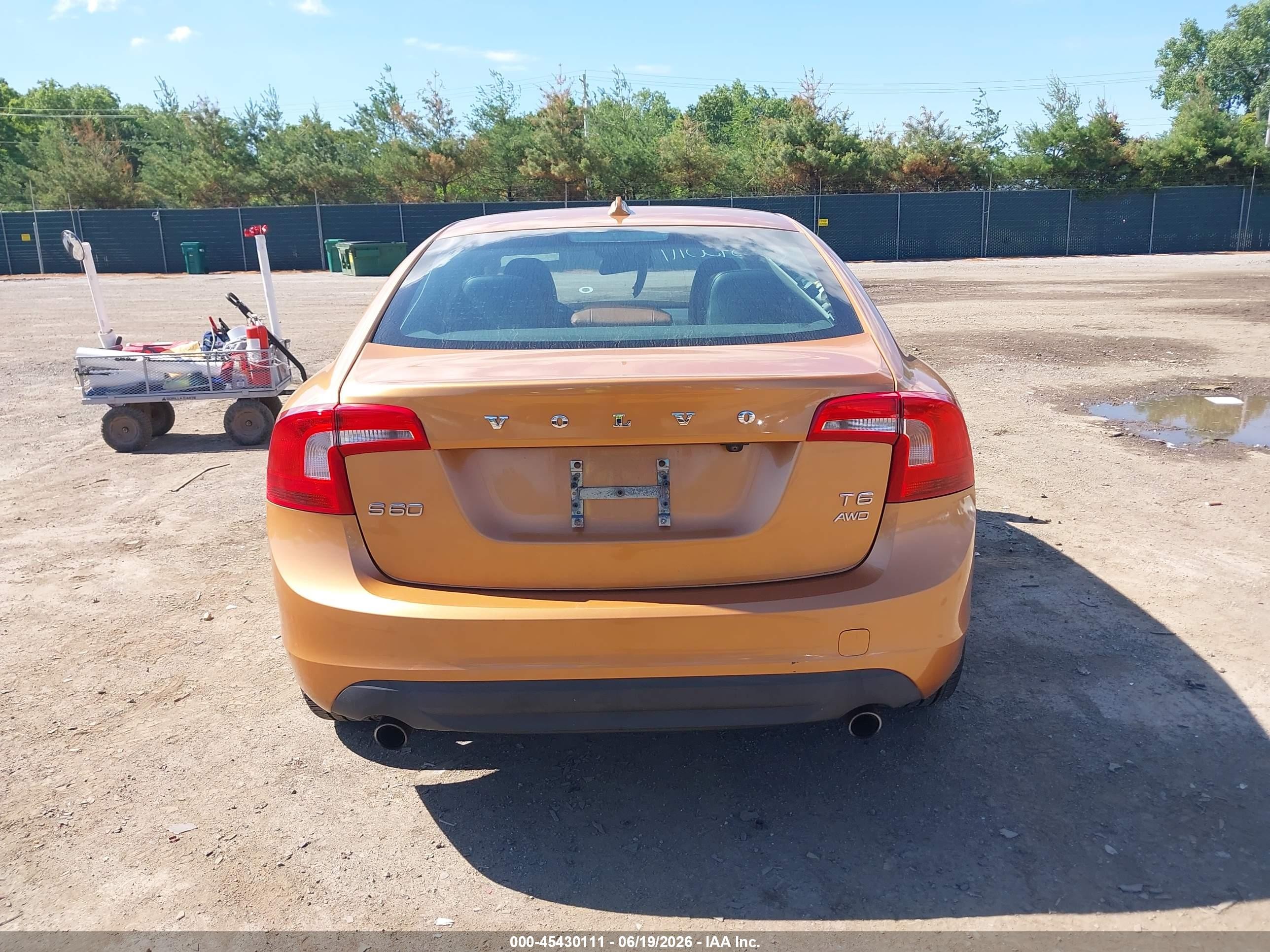 2011 Volvo S60 T6 Оранжевый vin: YV1902FH0B2000677