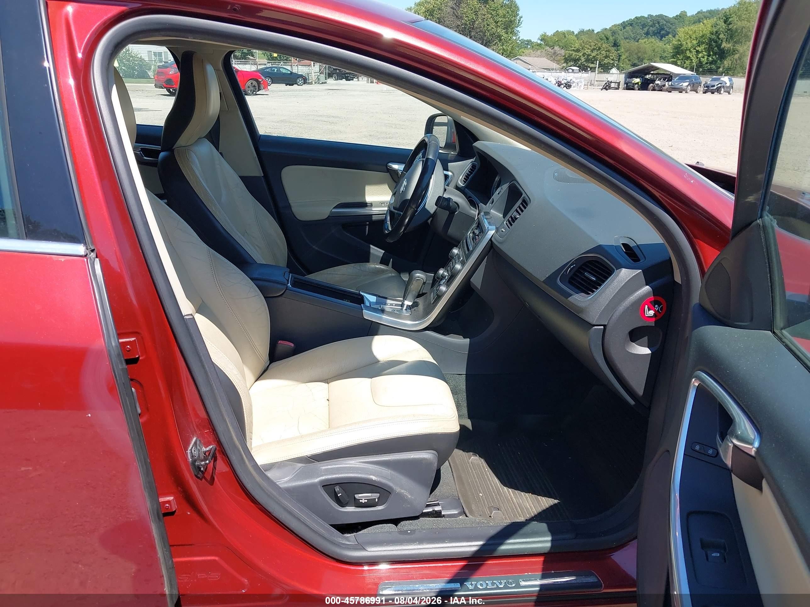 2012 Volvo S60 T6 Red vin: YV1902FH0C2098479