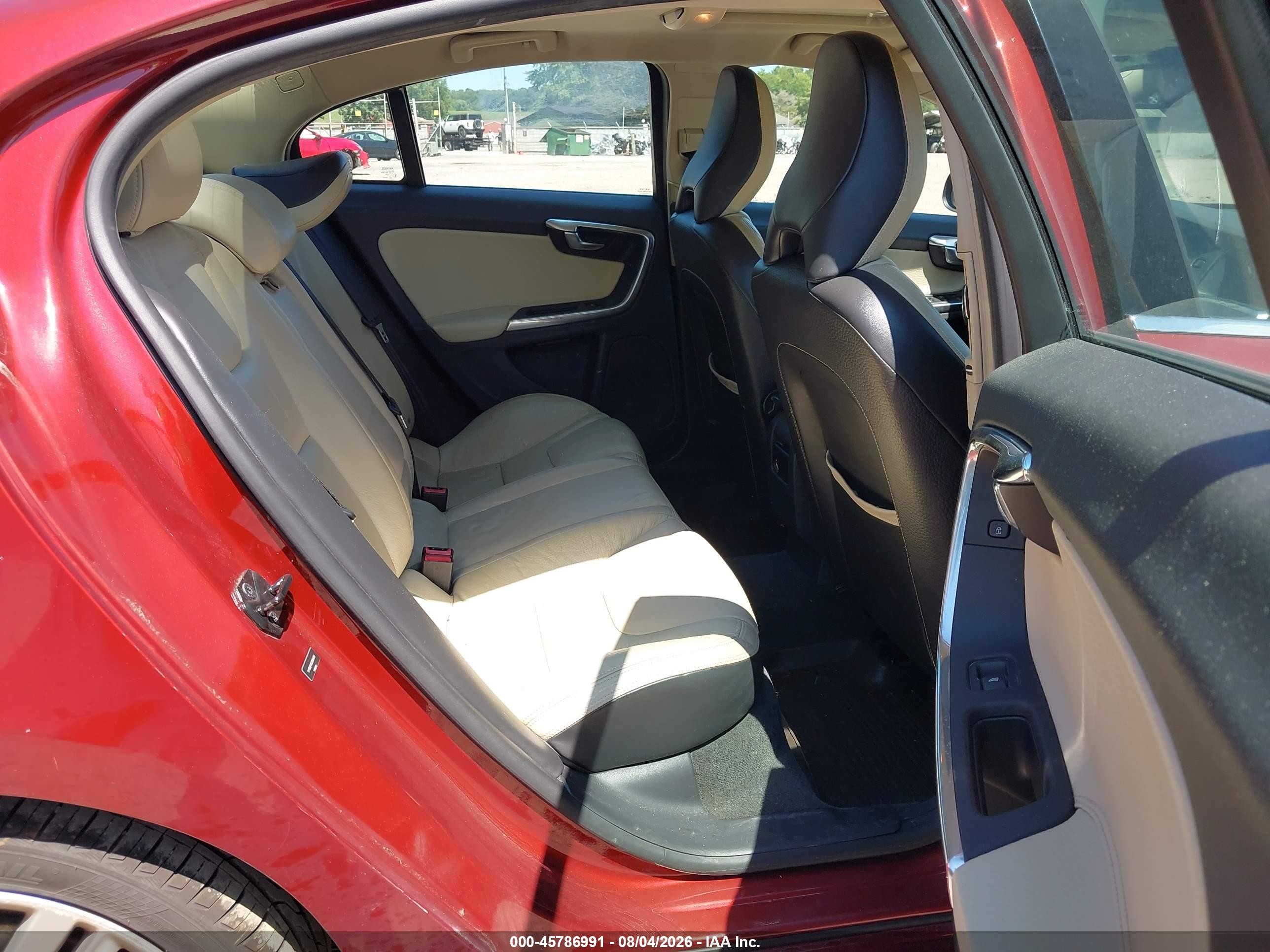 2012 Volvo S60 T6 Red vin: YV1902FH0C2098479