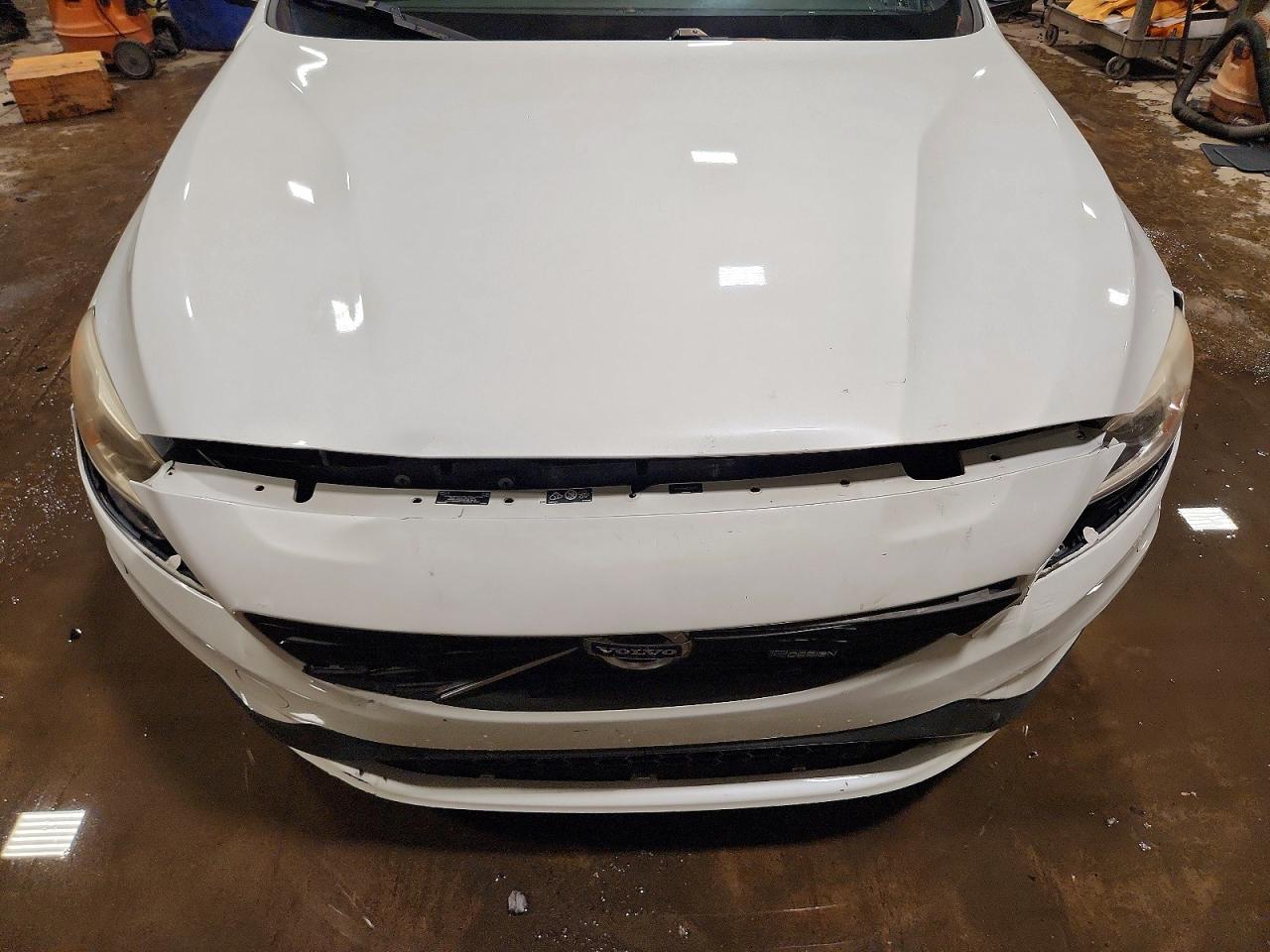 2014 Volvo S60 T6 White vin: YV1902FH0E1294110
