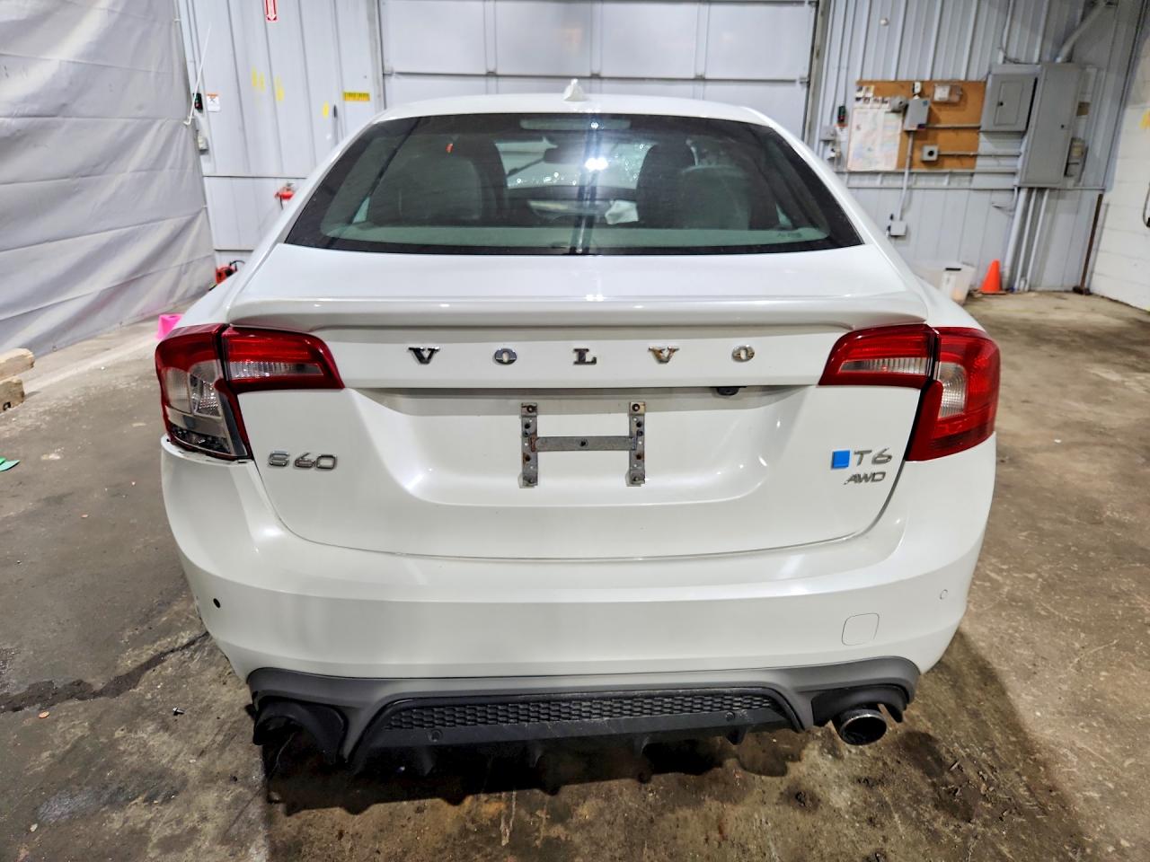 2014 Volvo S60 T6 Белый vin: YV1902FH0E2297132