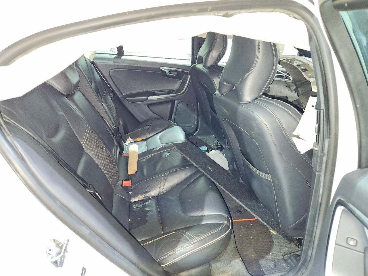 2014 Volvo S60 T6 Белый vin: YV1902FH0E2297132