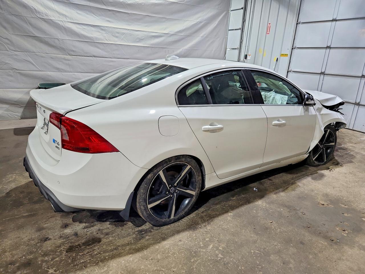 2014 Volvo S60 T6 Белый vin: YV1902FH0E2297132