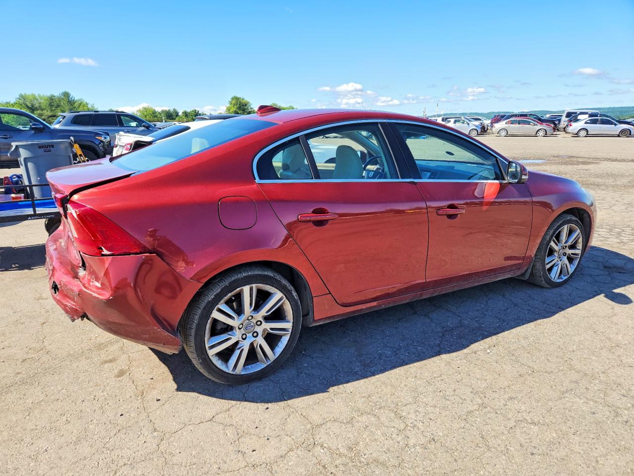 2012 Volvo S60 T6 Red vin: YV1902FH2C2045654