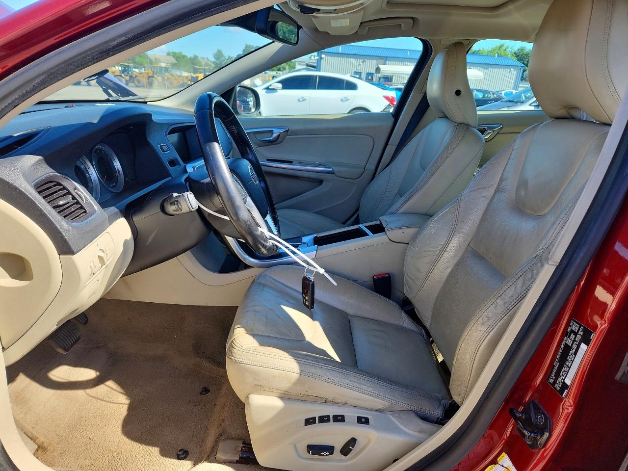 2012 Volvo S60 T6 Red vin: YV1902FH2C2045654