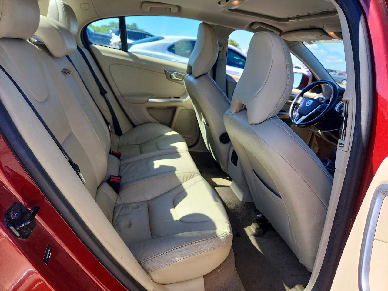 2012 Volvo S60 T6 Red vin: YV1902FH2C2045654
