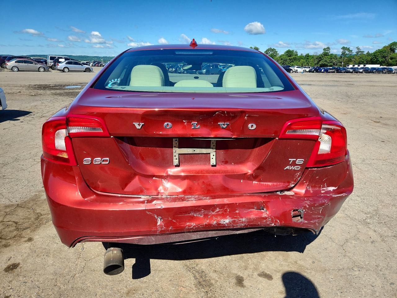 2012 Volvo S60 T6 Red vin: YV1902FH2C2045654