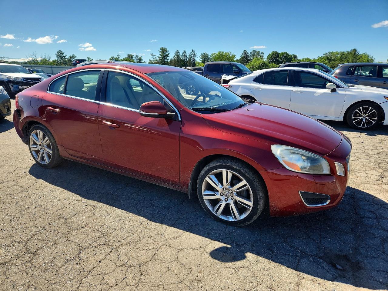 2012 Volvo S60 T6 Red vin: YV1902FH2C2045654