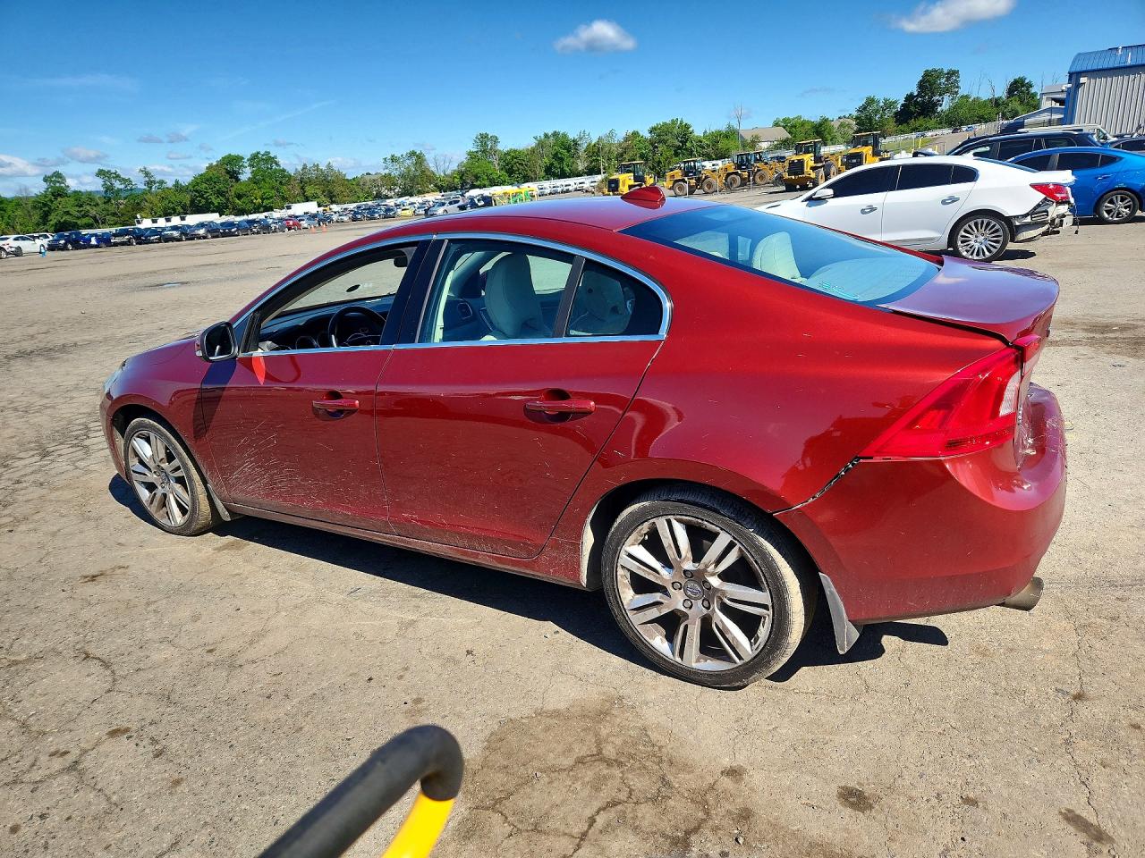 2012 Volvo S60 T6 Red vin: YV1902FH2C2045654