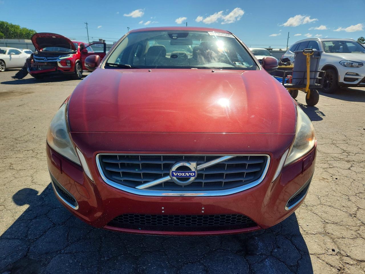 2012 Volvo S60 T6 Red vin: YV1902FH2C2045654