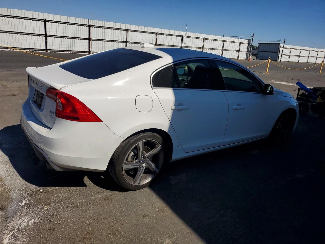 2012 Volvo S60 T6 White vin: YV1902FH2C2084082