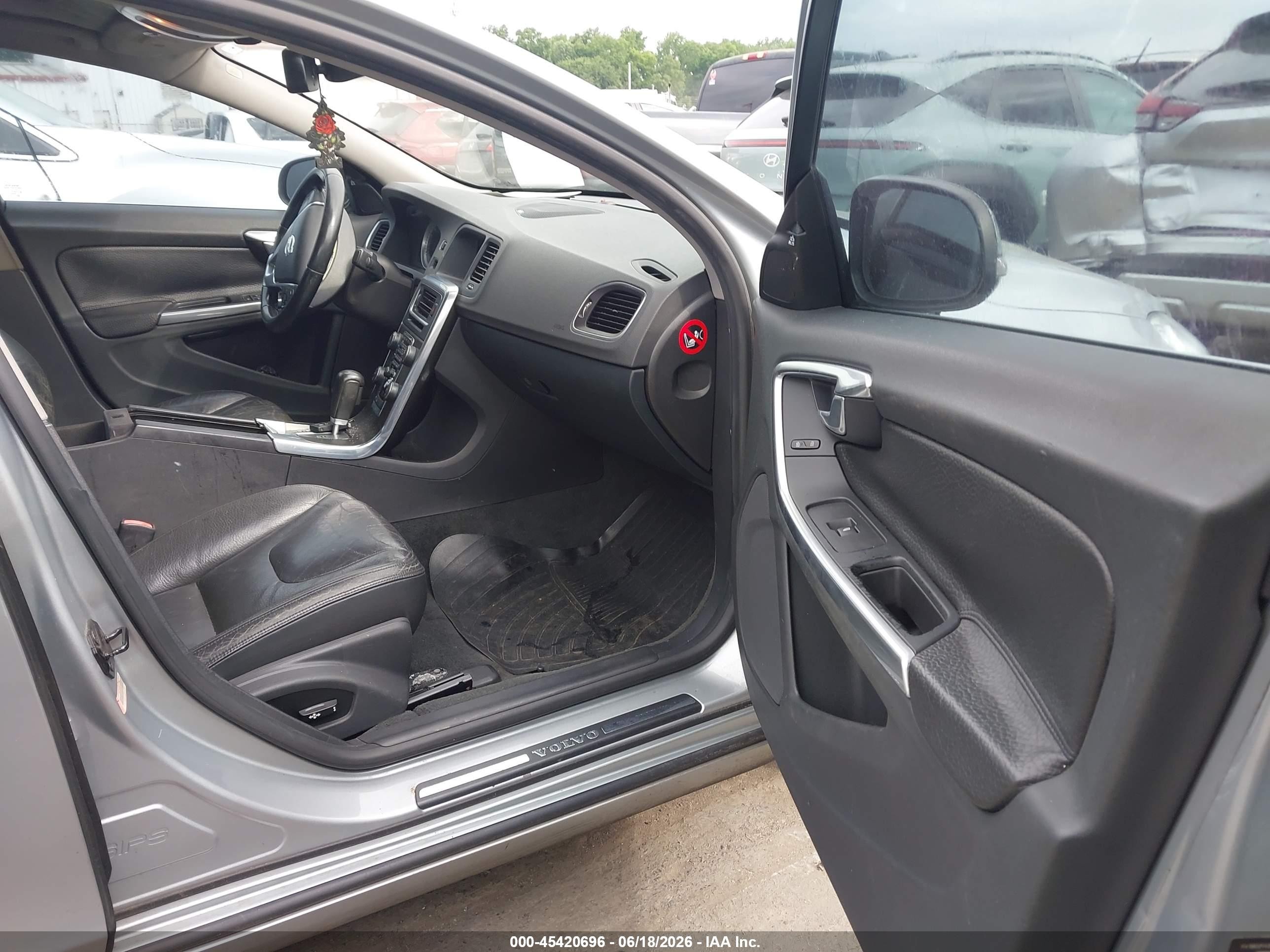 2012 Volvo S60 T6 Silver vin: YV1902FH3C2055416