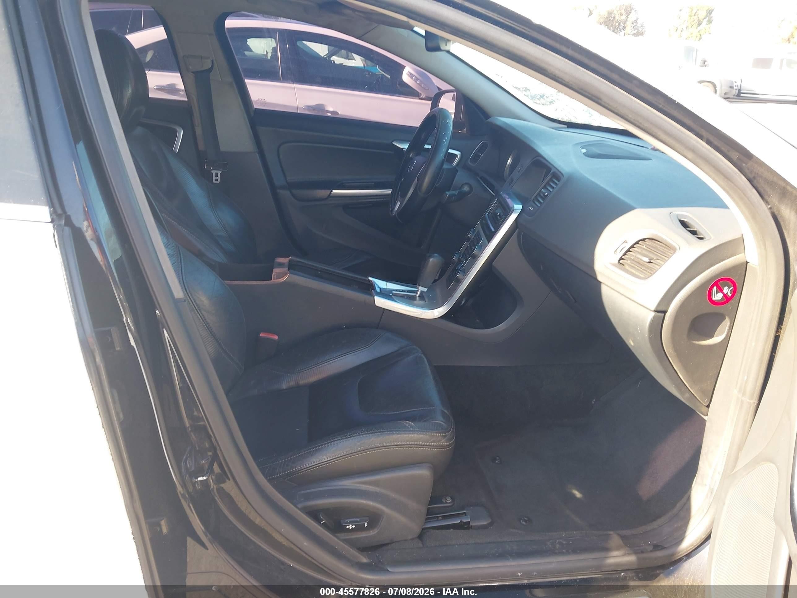 2012 Volvo S60 T6 White vin: YV1902FH3C2104260