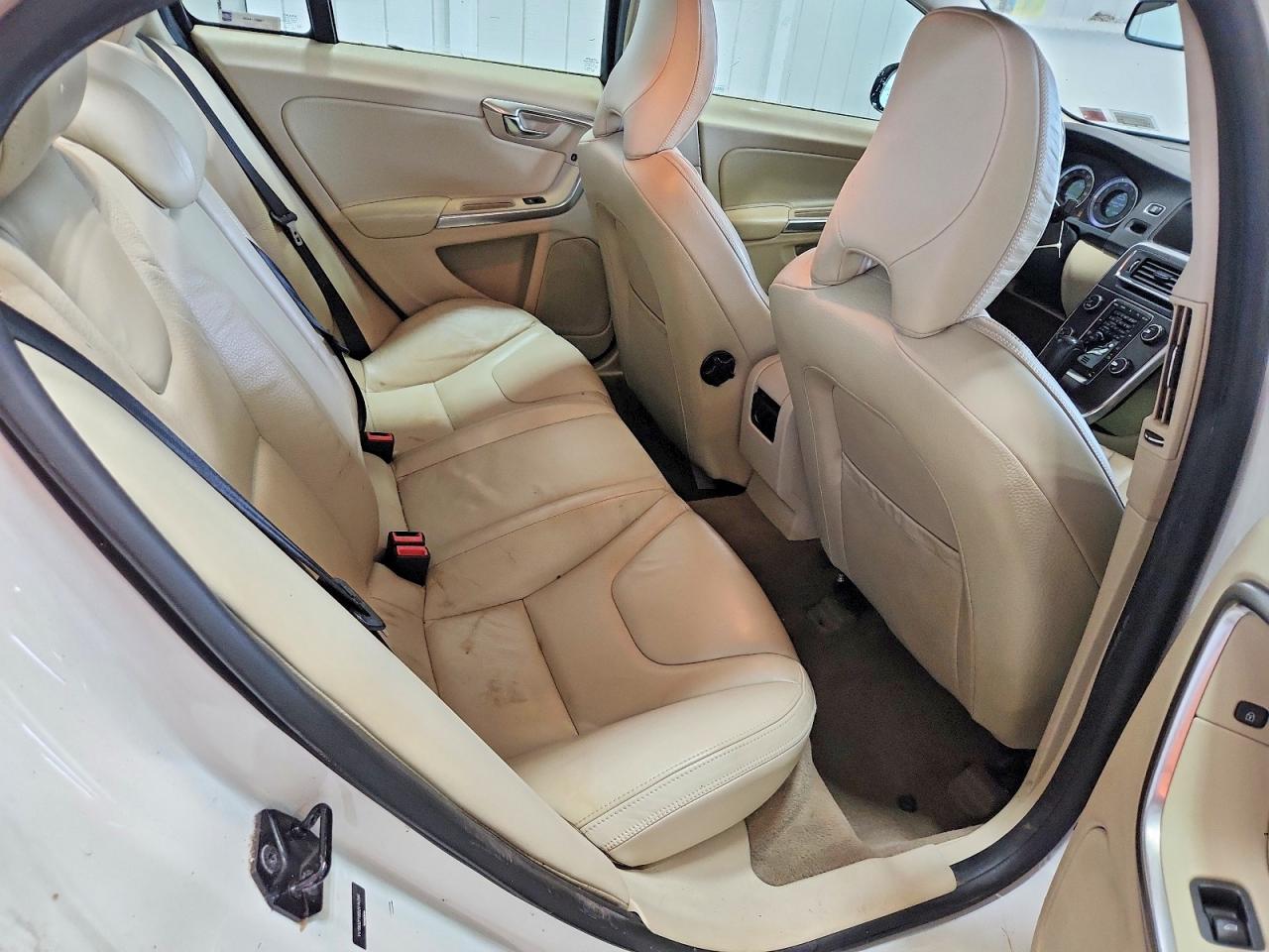 2011 Volvo S60 T6 White vin: YV1902FH5B2014266
