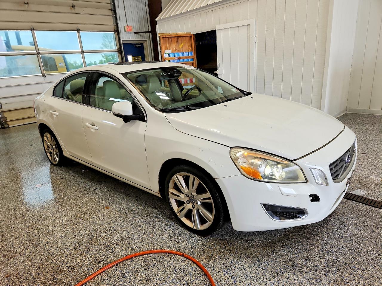 2011 Volvo S60 T6 White vin: YV1902FH5B2014266