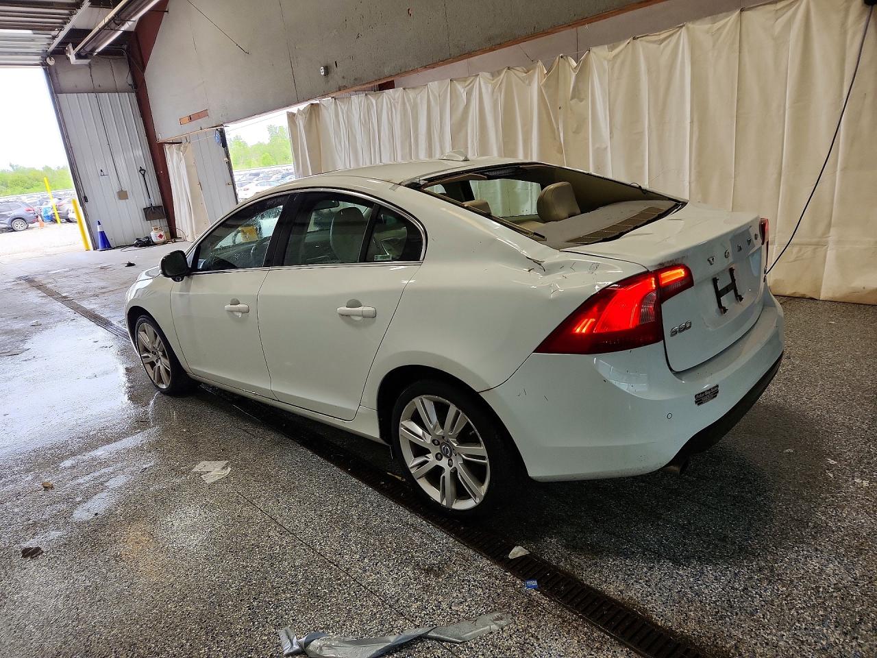 2011 Volvo S60 T6 White vin: YV1902FH5B2014266