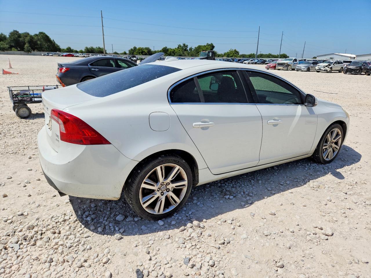 2011 Volvo S60 T6 White vin: YV1902FH5B2017328